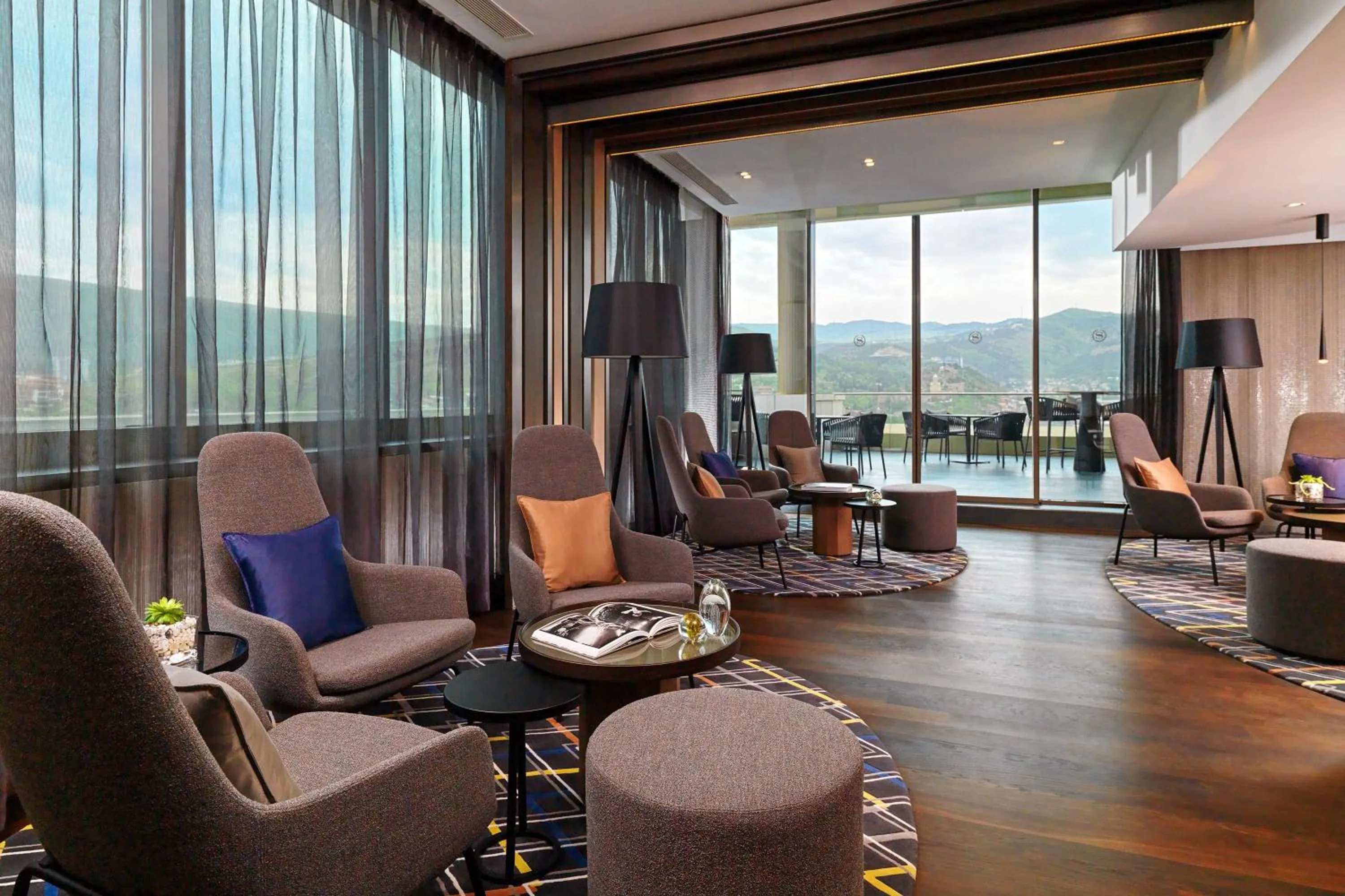 Lounge or bar in Sheraton Grand Tbilisi Metechi Palace