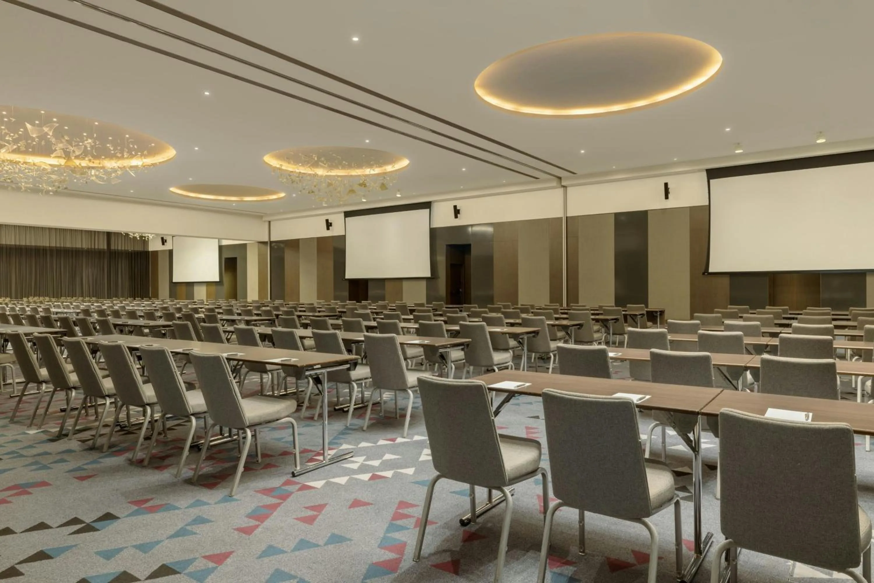 Meeting/conference room in Sheraton Grand Tbilisi Metechi Palace