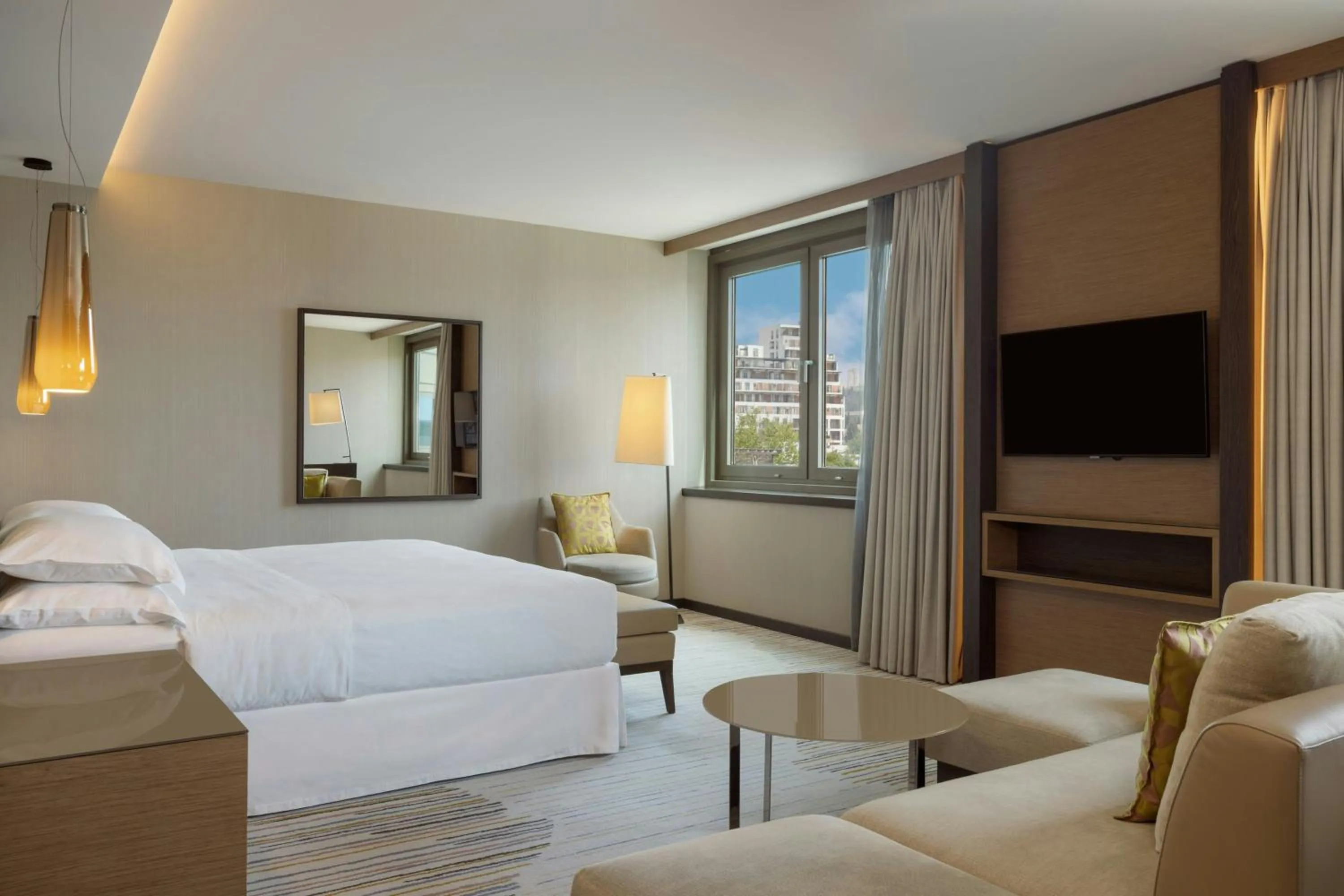 Photo of the whole room, Bed in Sheraton Grand Tbilisi Metechi Palace