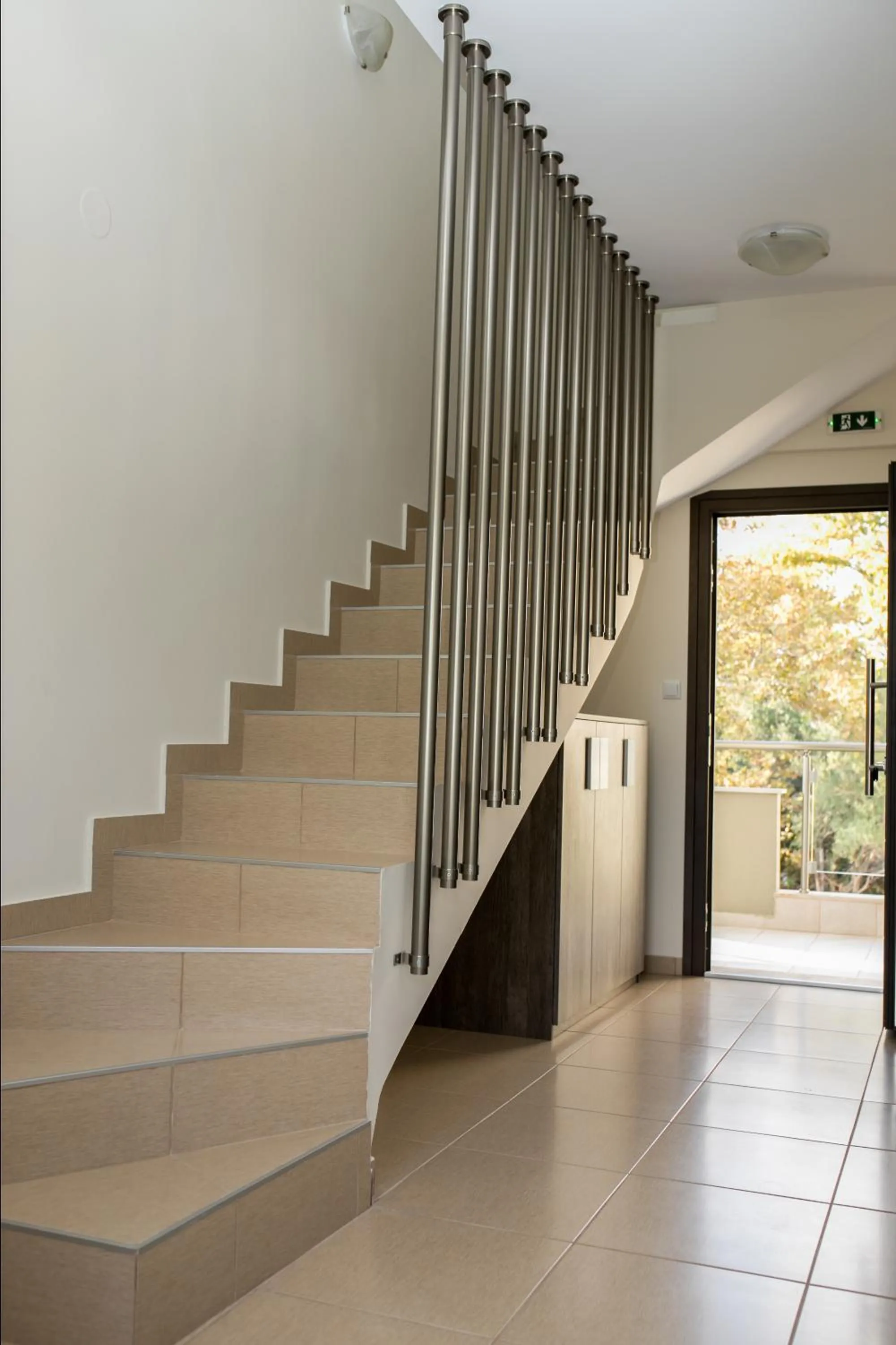 Photo of the whole room in Gmare