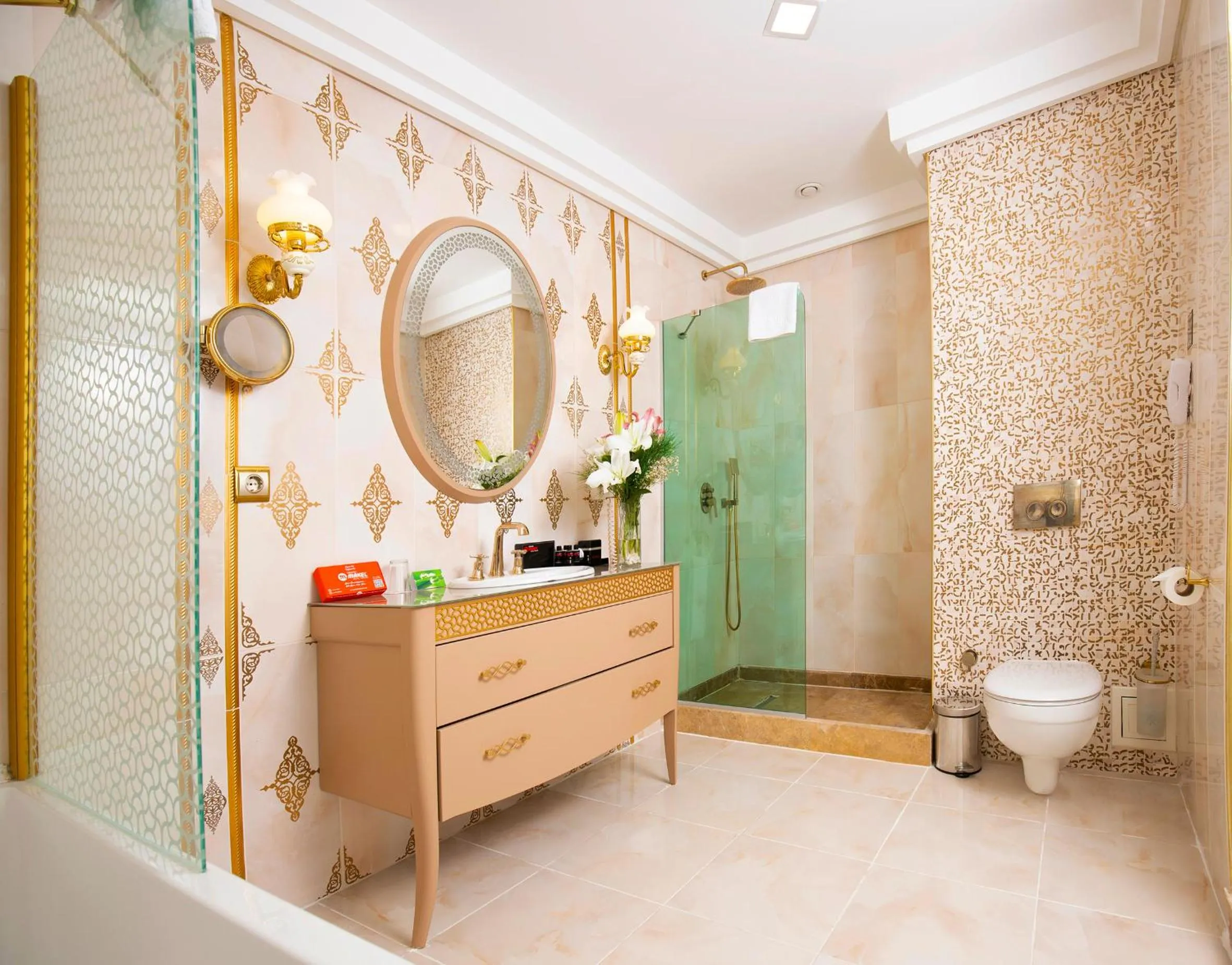Shower in Grand Makel Hotel Topkapi