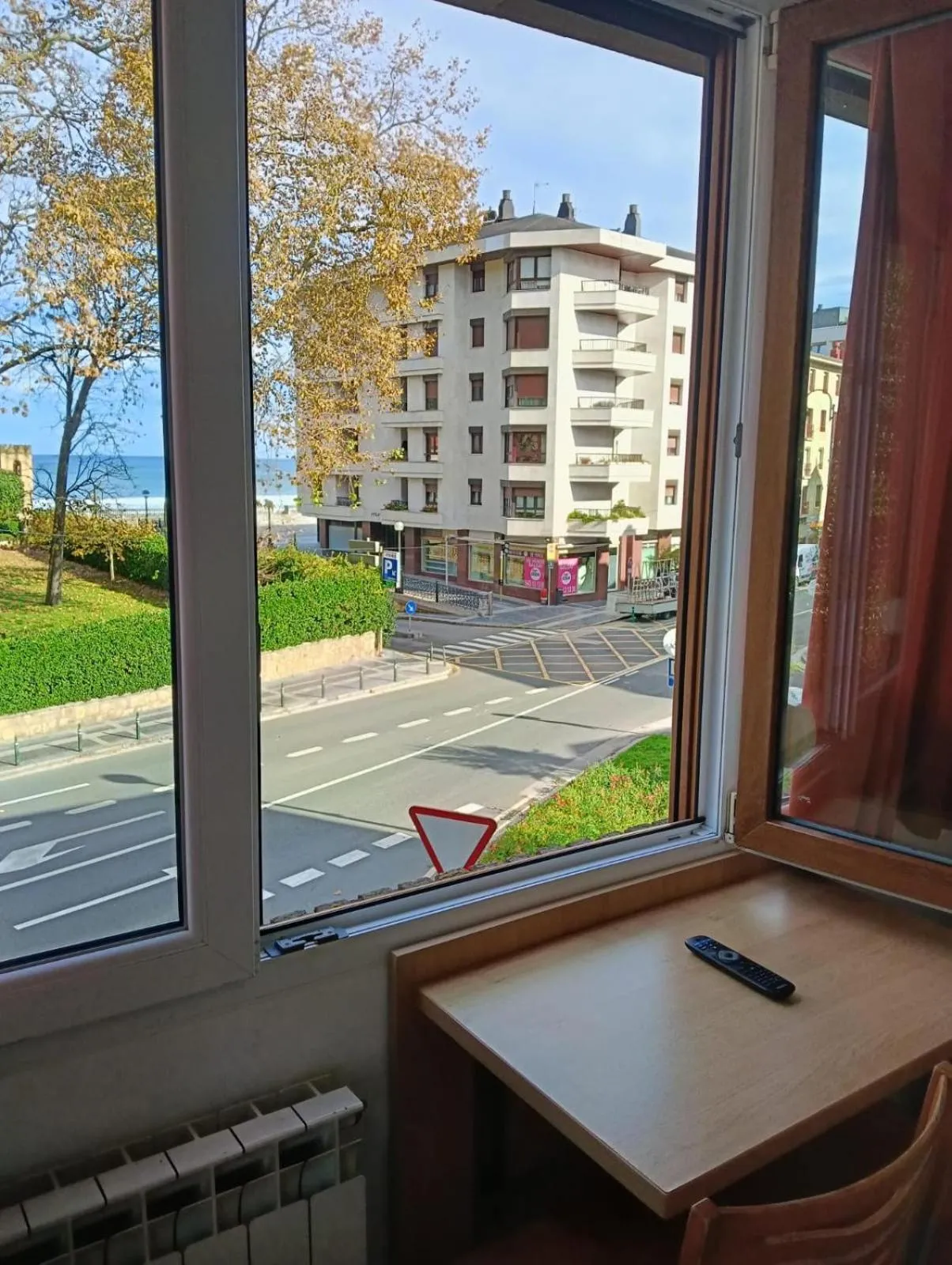 Twin Room with Sea View in Ekia Pentsioa