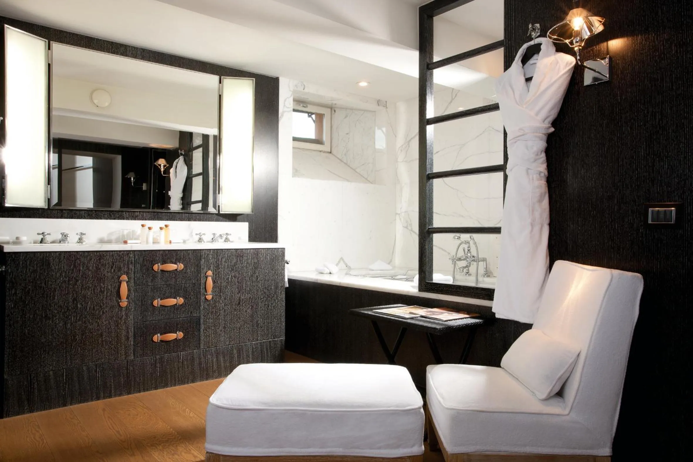 Bathroom in Portrait Roma - Lungarno Collection