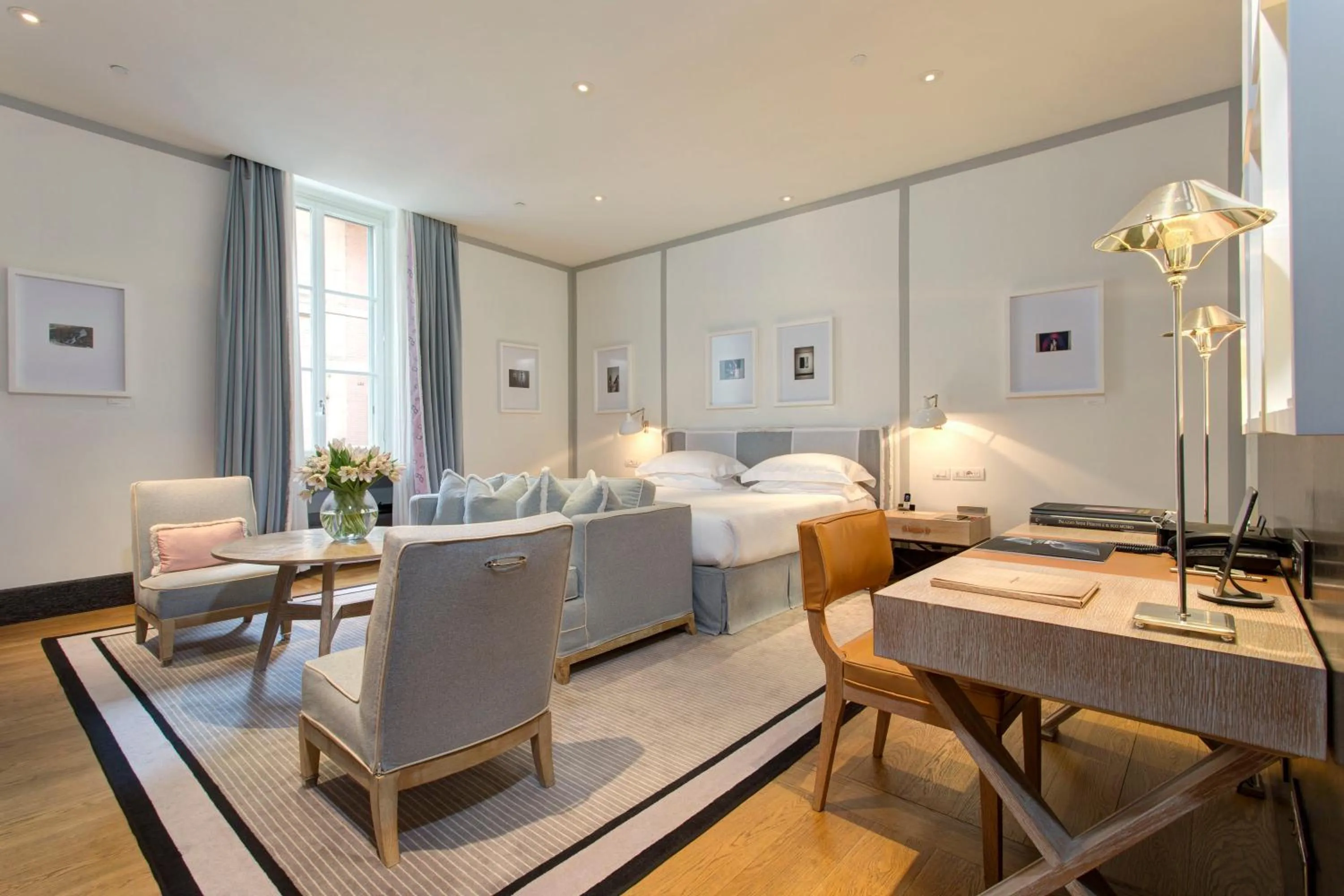 Living room in Portrait Roma - Lungarno Collection