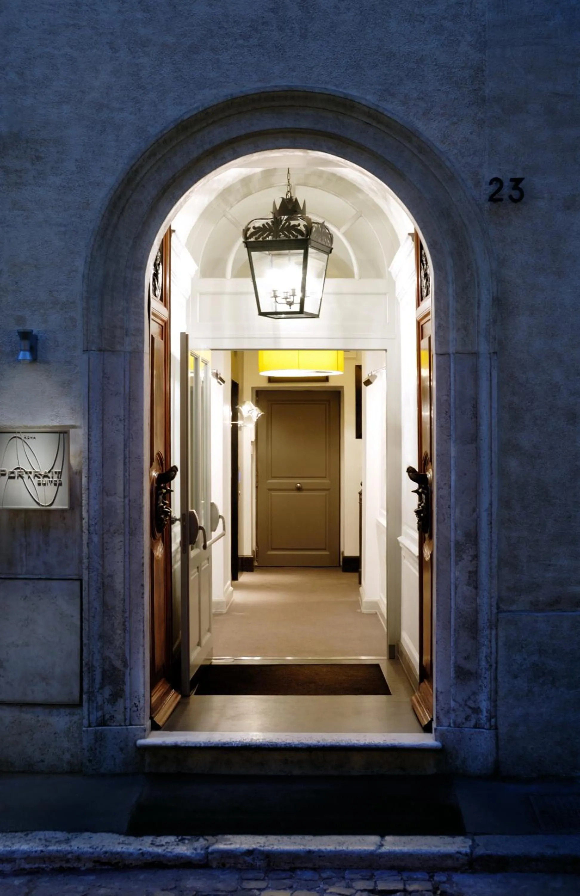 Facade/entrance in Portrait Roma - Lungarno Collection