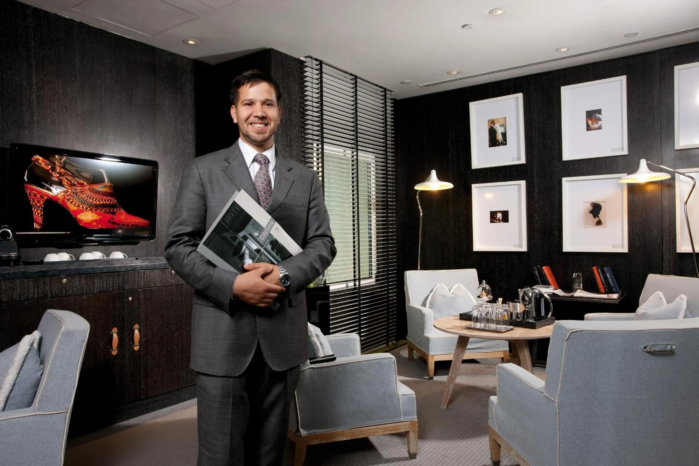 People in Portrait Roma - Lungarno Collection