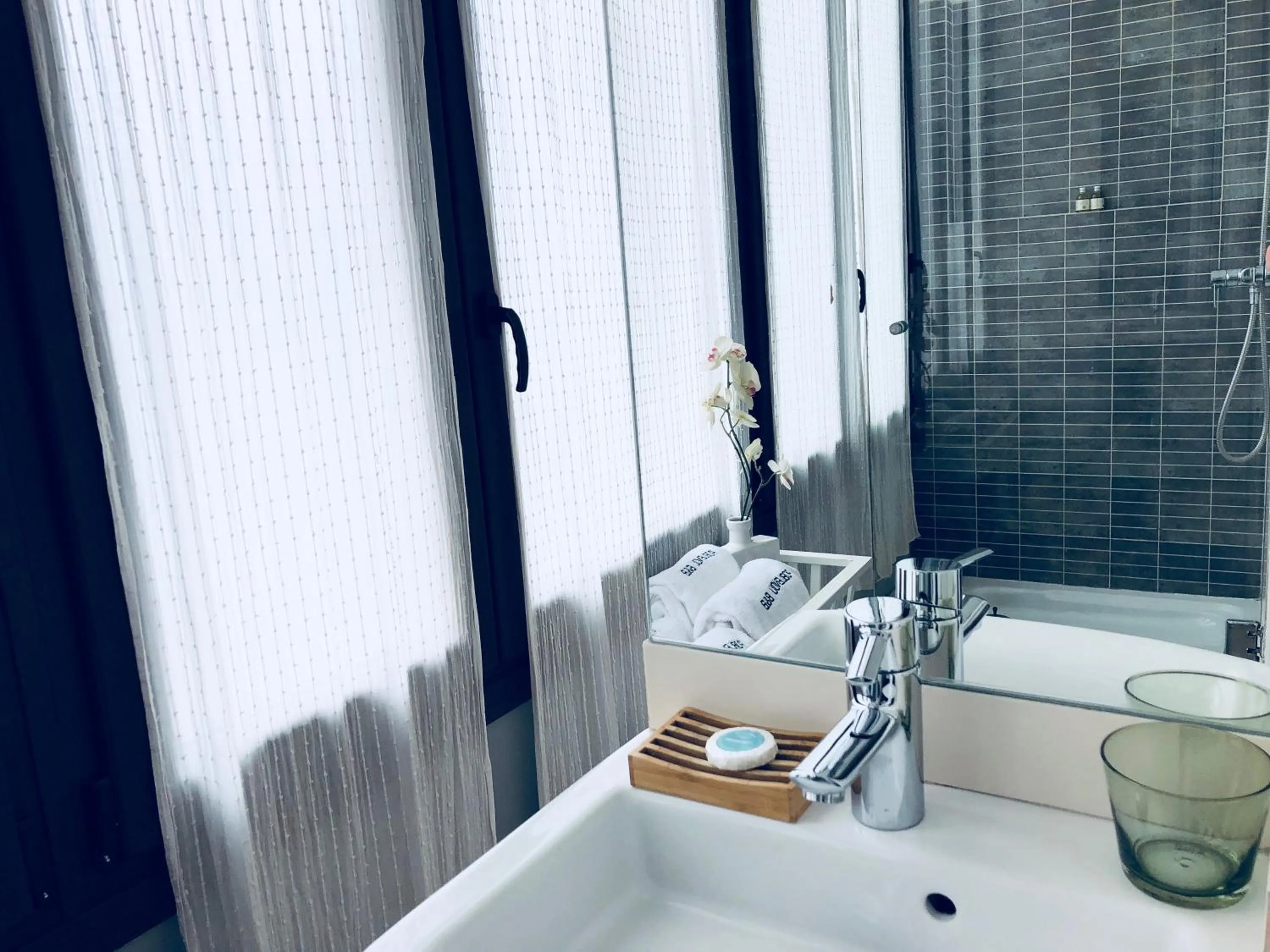 Bathroom in Hostal Poblenou