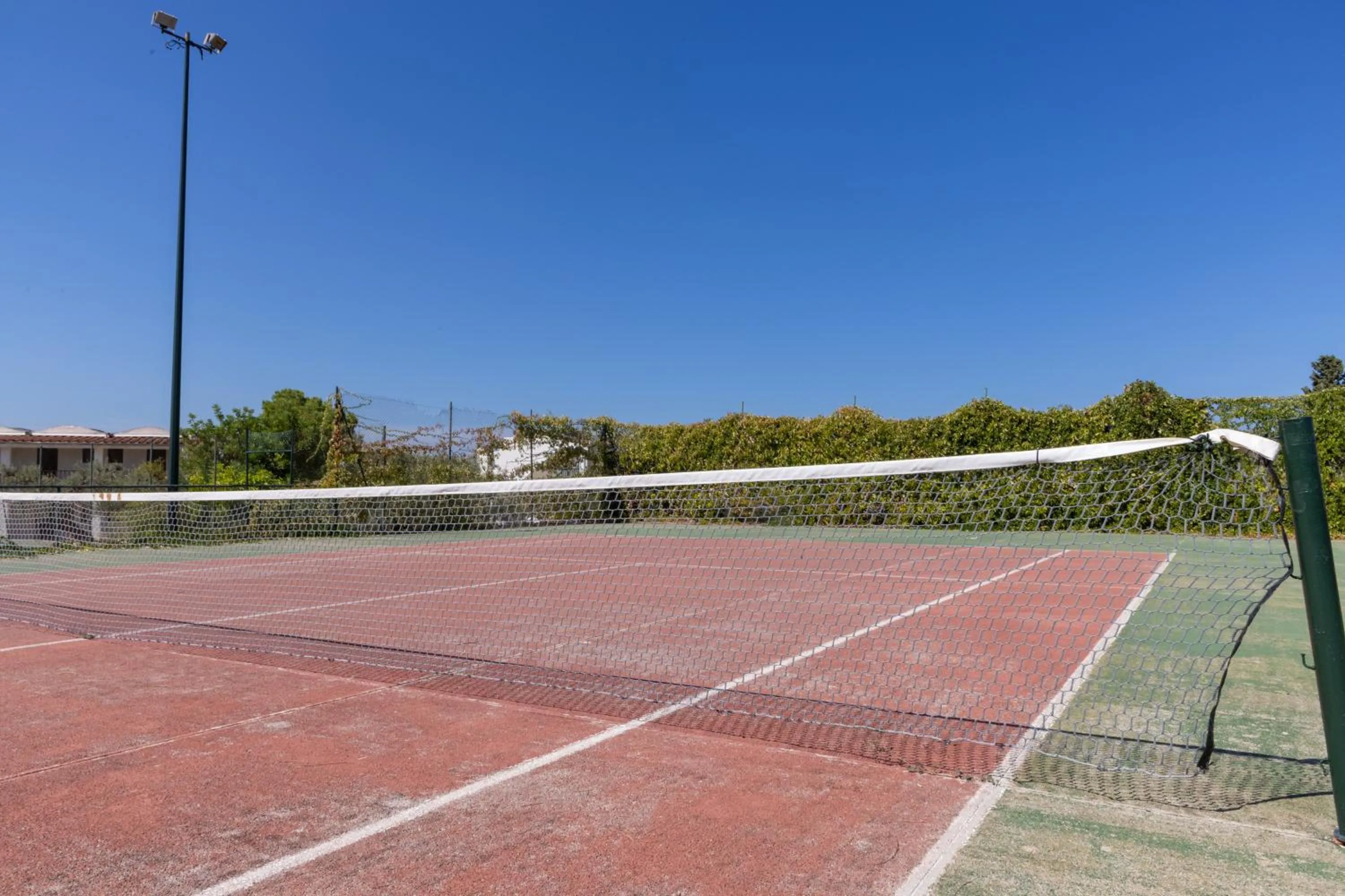 Tennis court in Hotel Torre Normanna