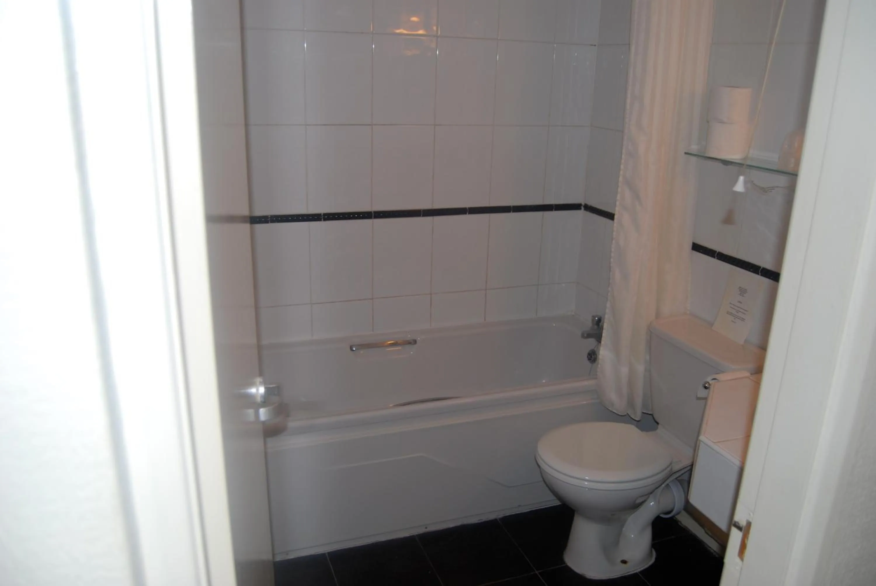 Toilet in Brecon Hotel Sheffield Rotherham