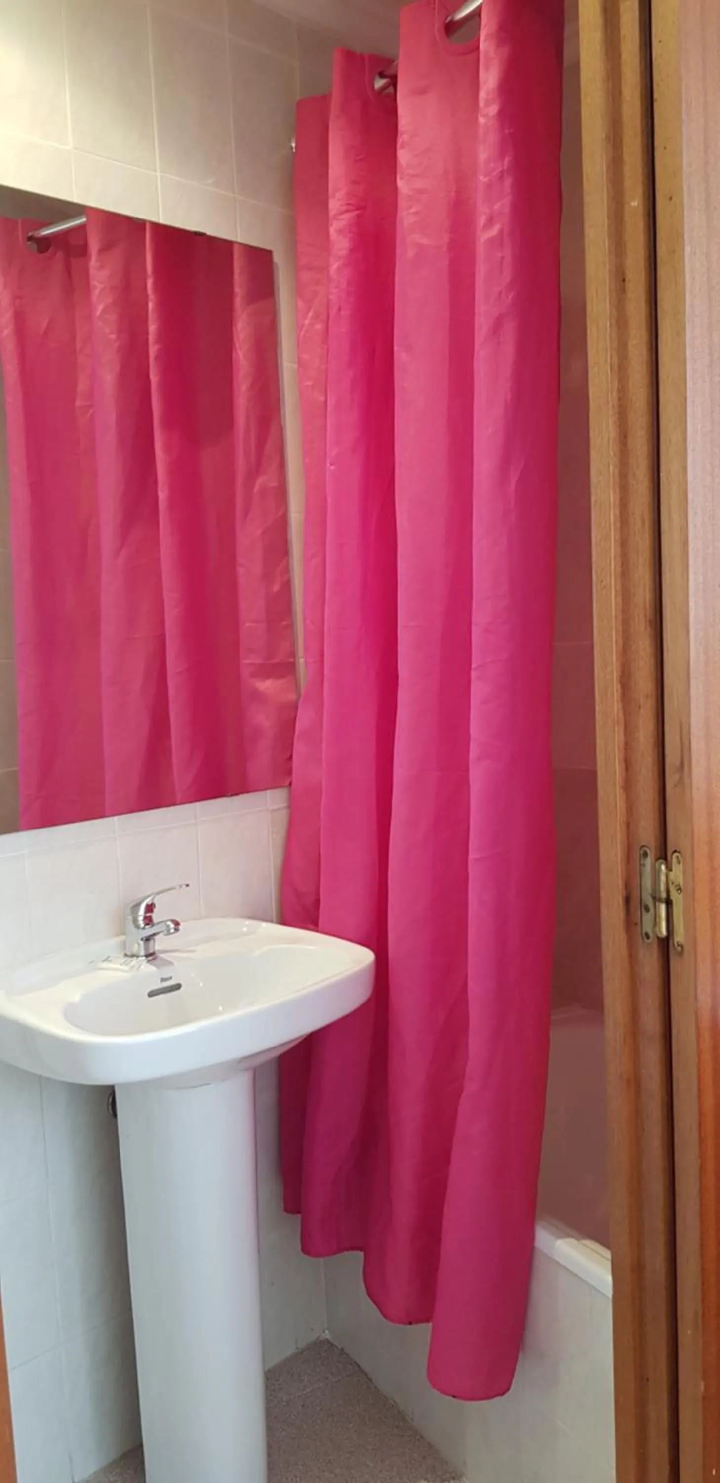 Bathroom in Pension Salamanca