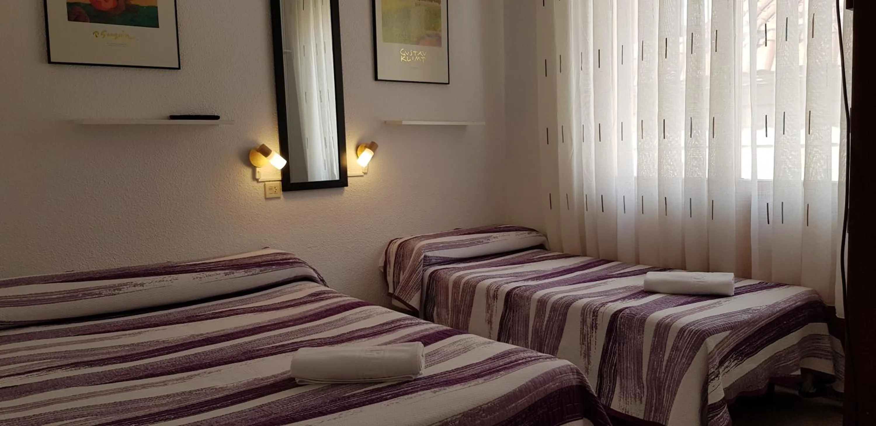 Bed in Pension Salamanca