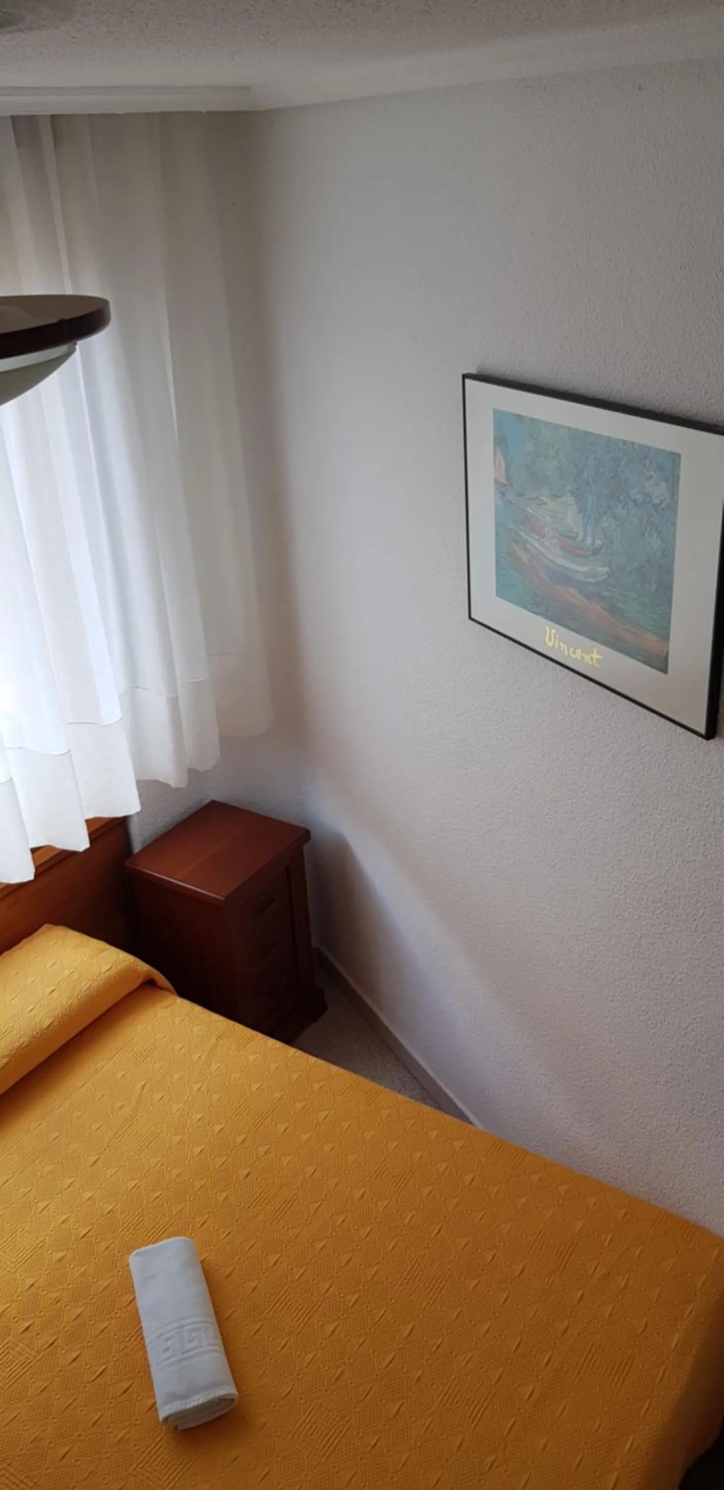 Photo of the whole room, Bed in Pension Salamanca