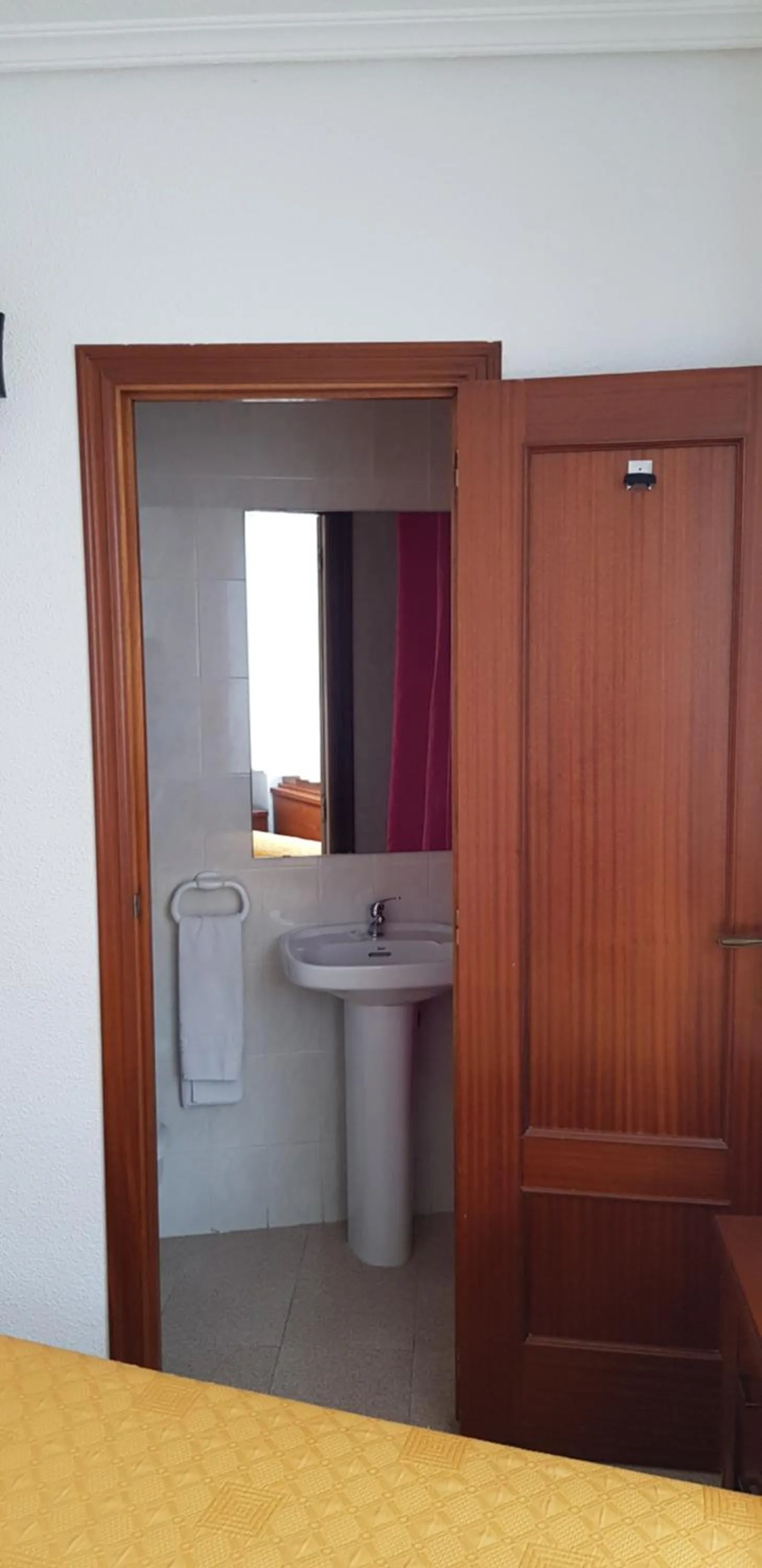 Bathroom in Pension Salamanca