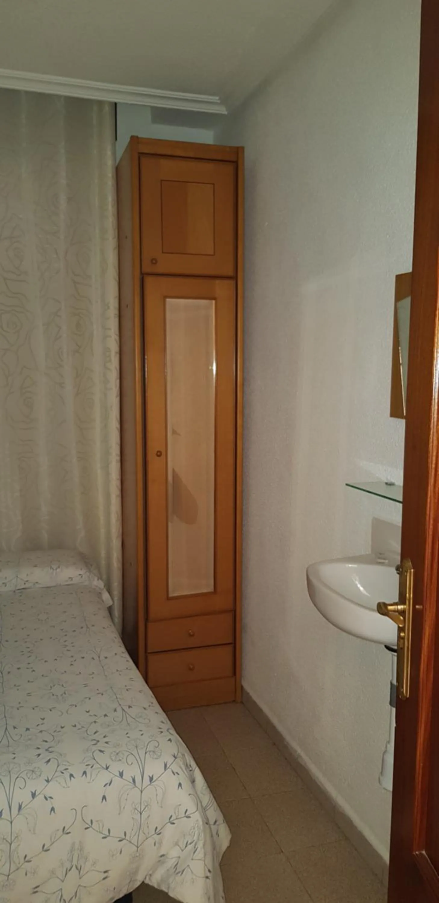 Bed in Pension Salamanca
