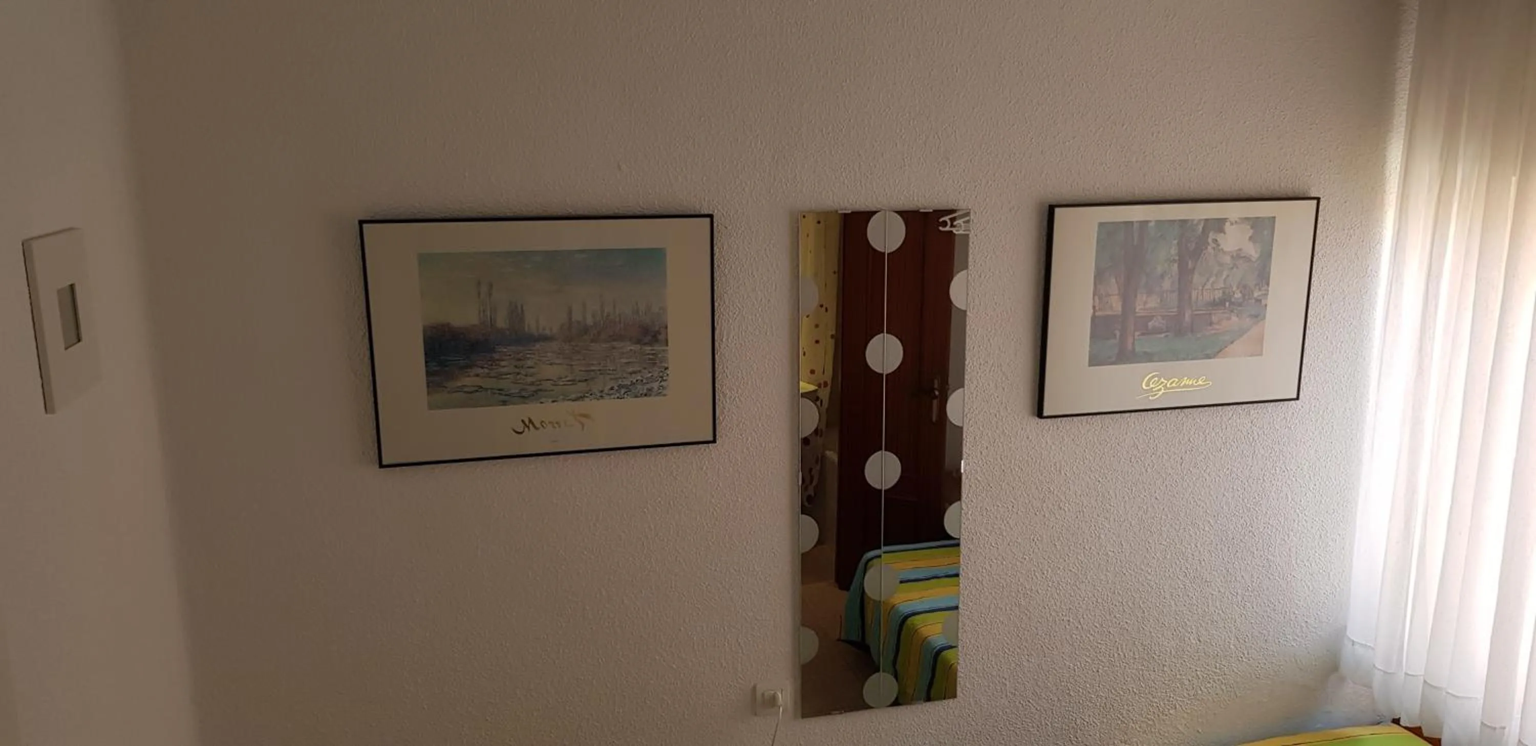 Photo of the whole room in Pension Salamanca