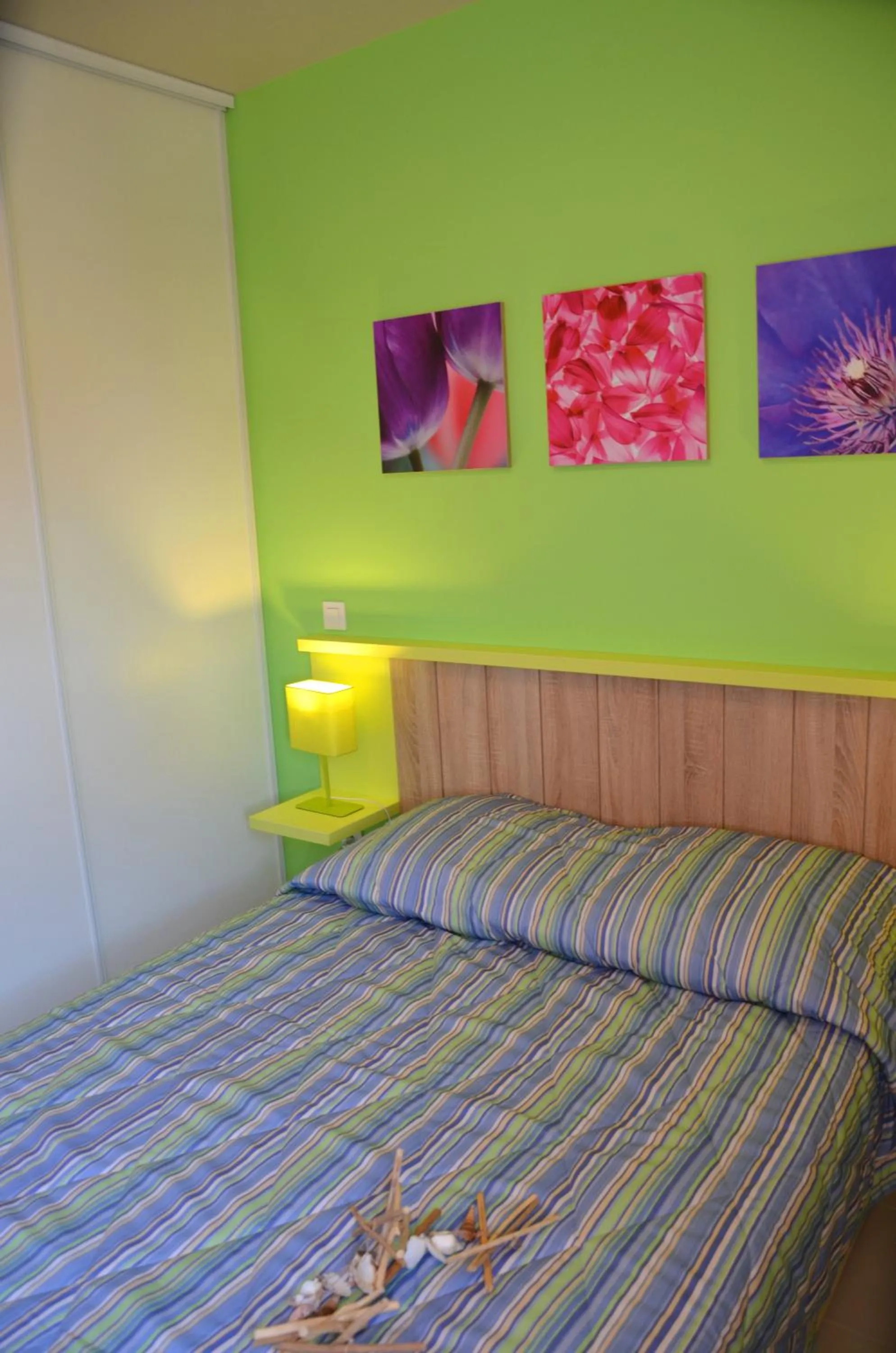 Bedroom, Bed in Lagrange Grand Bleu Vacances – Résidence La Grenadine
