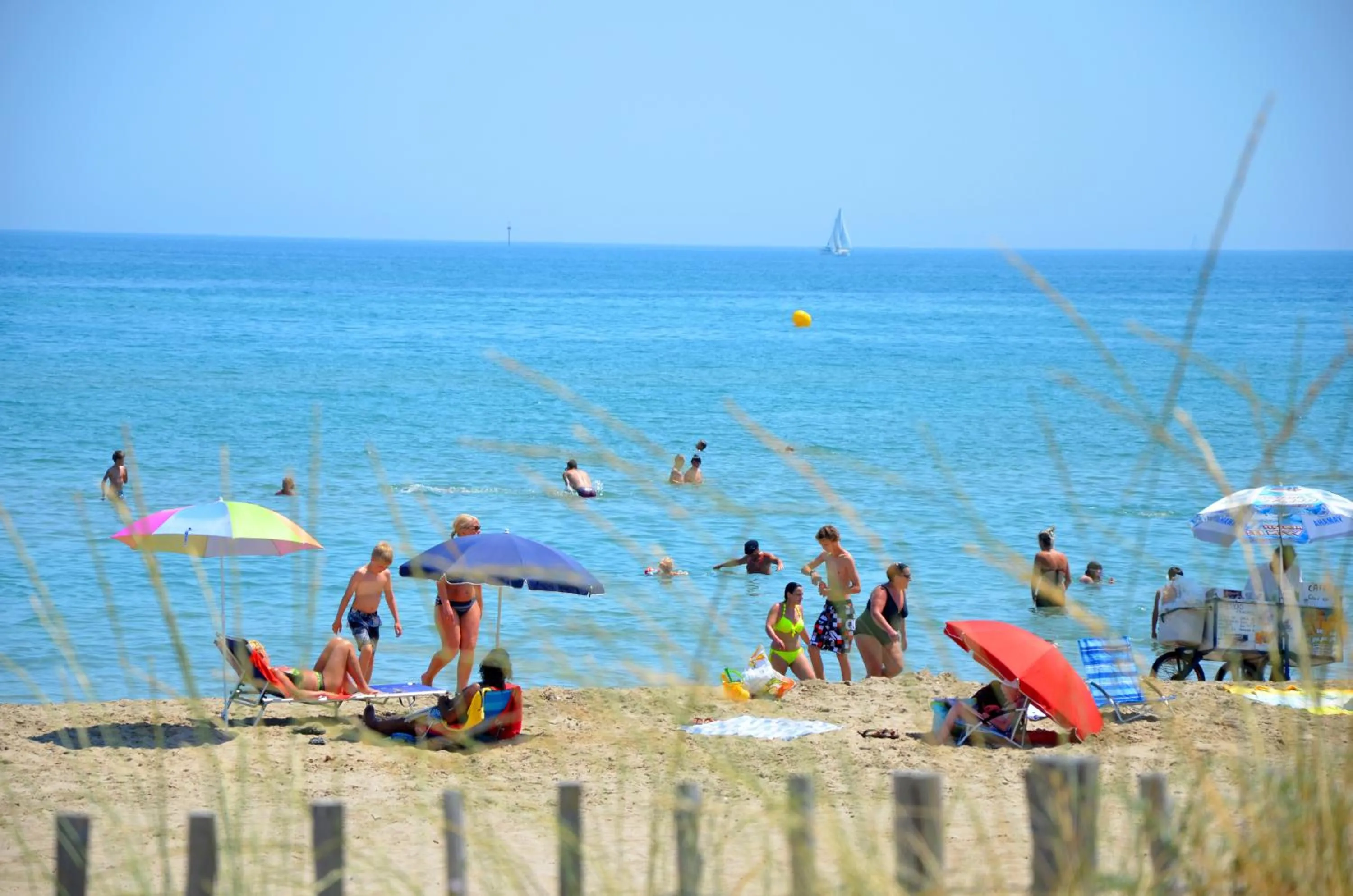 People in Lagrange Grand Bleu Vacances – Résidence La Grenadine