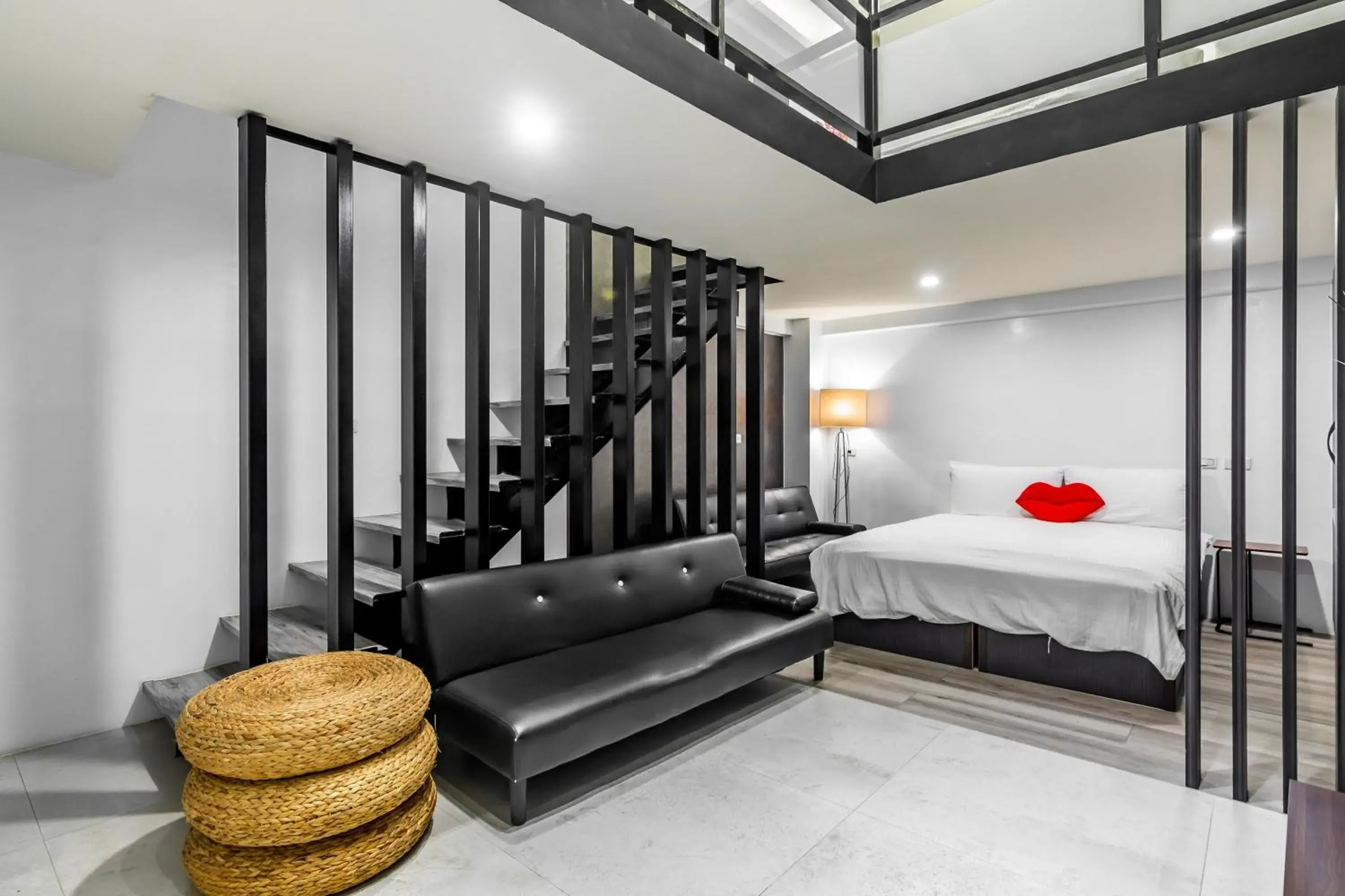 Large Family Room With Bathtub in Sun Moon Tea B&B Large Family Room With Bathtub in Sun Moon Tea B&B