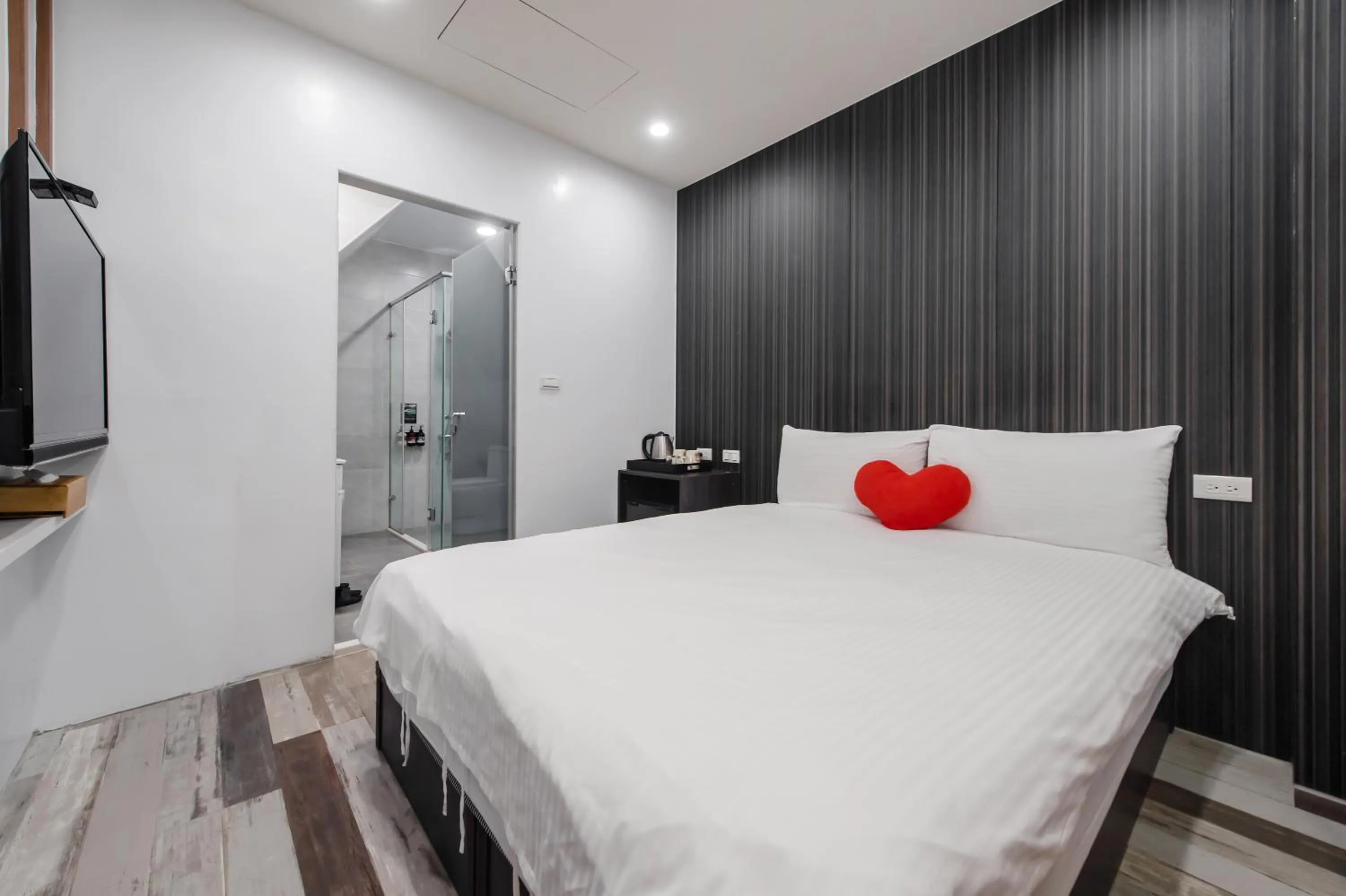 Bed in Sun Moon Tea B&B