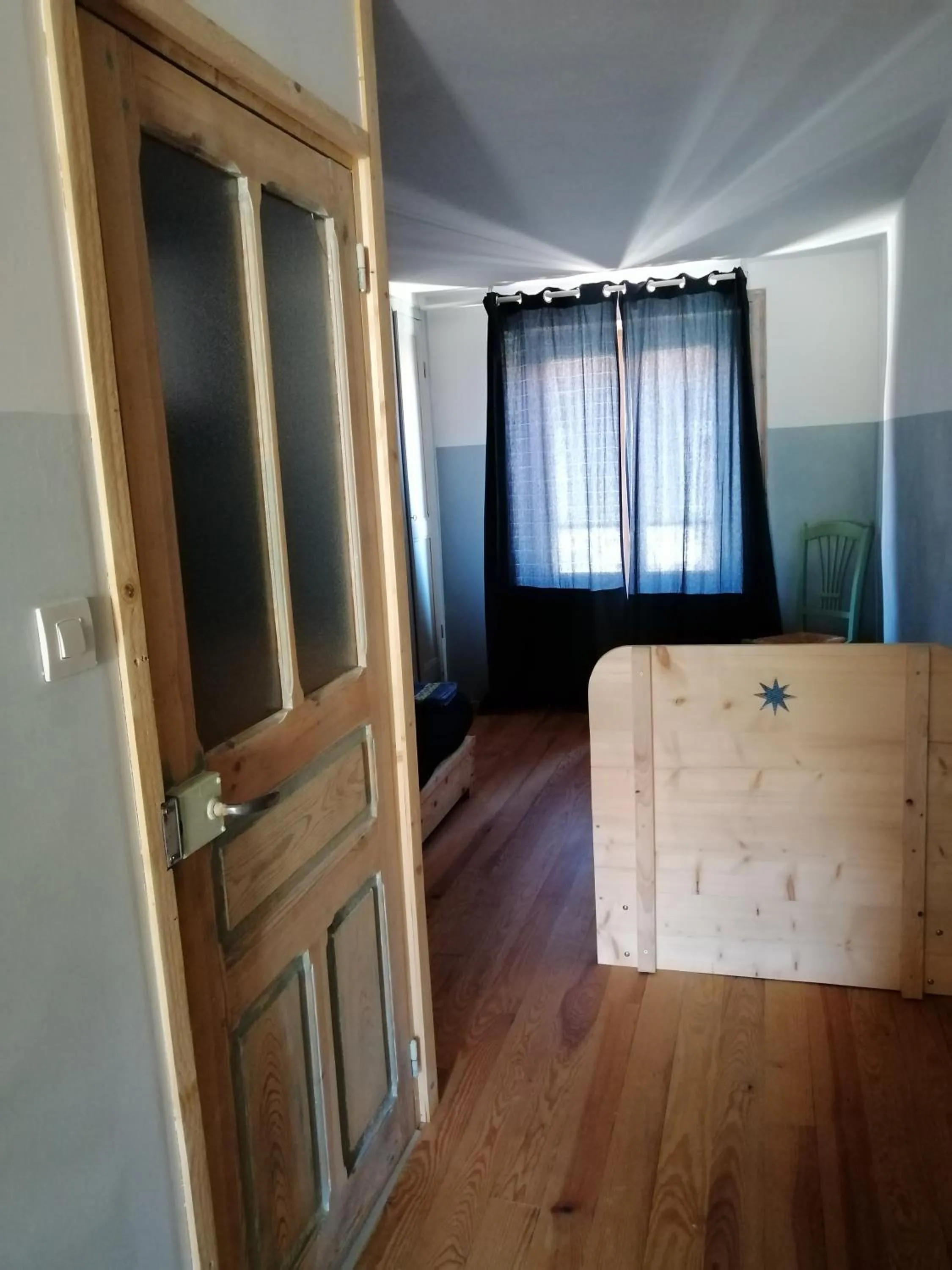 File dans ta chambre !