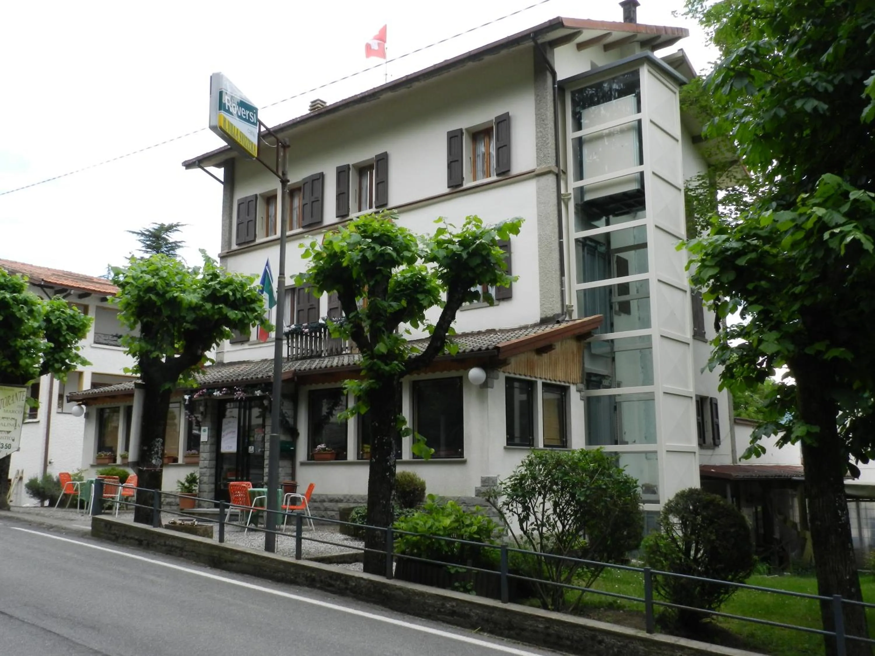 Facade/entrance in Albergo Ristorante Villa Svizzera