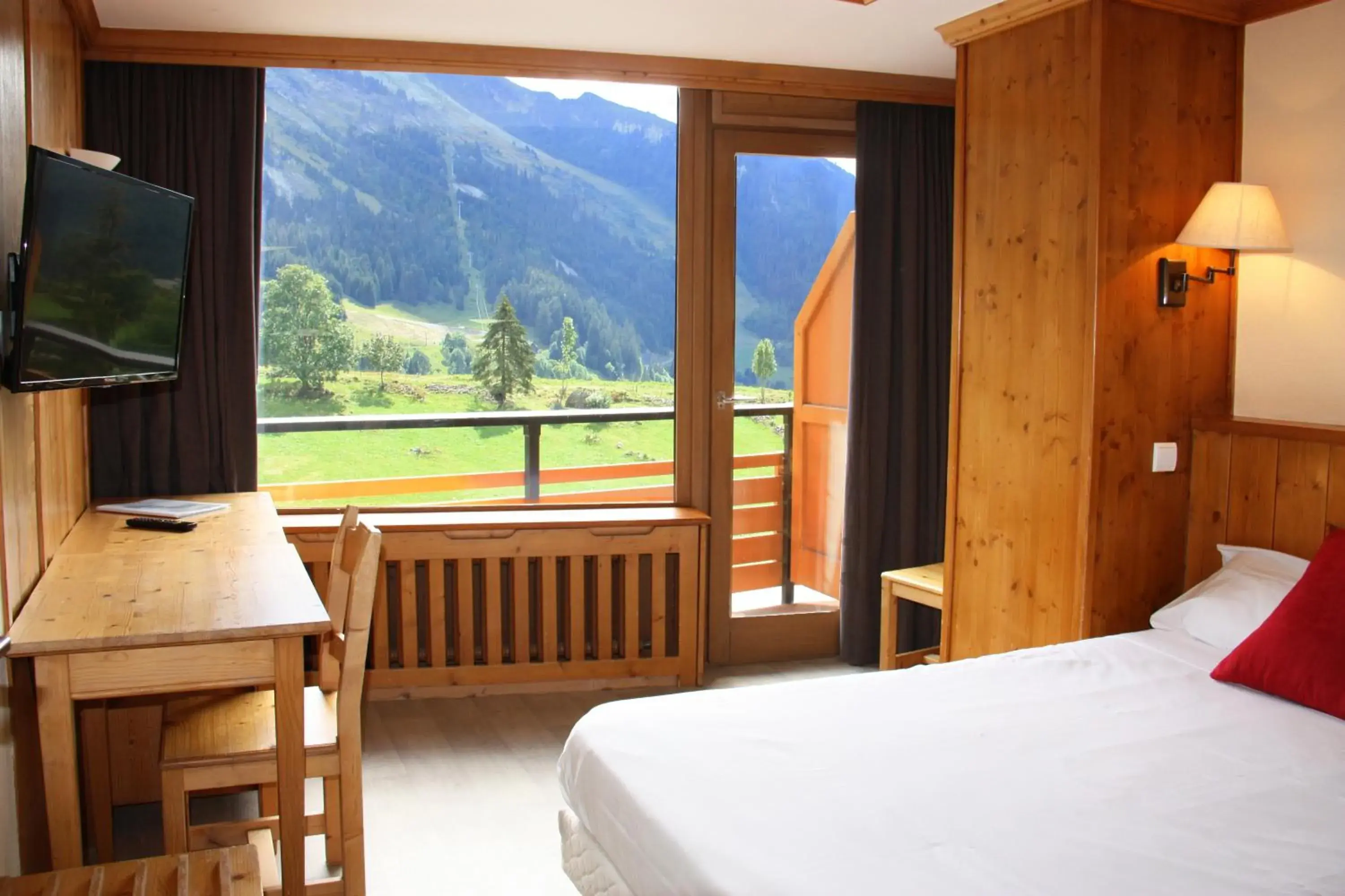 Triple Room with Mountain View in Azureva La Clusaz les Confins Triple Room with Mountain View in Azureva La Clusaz les Confins