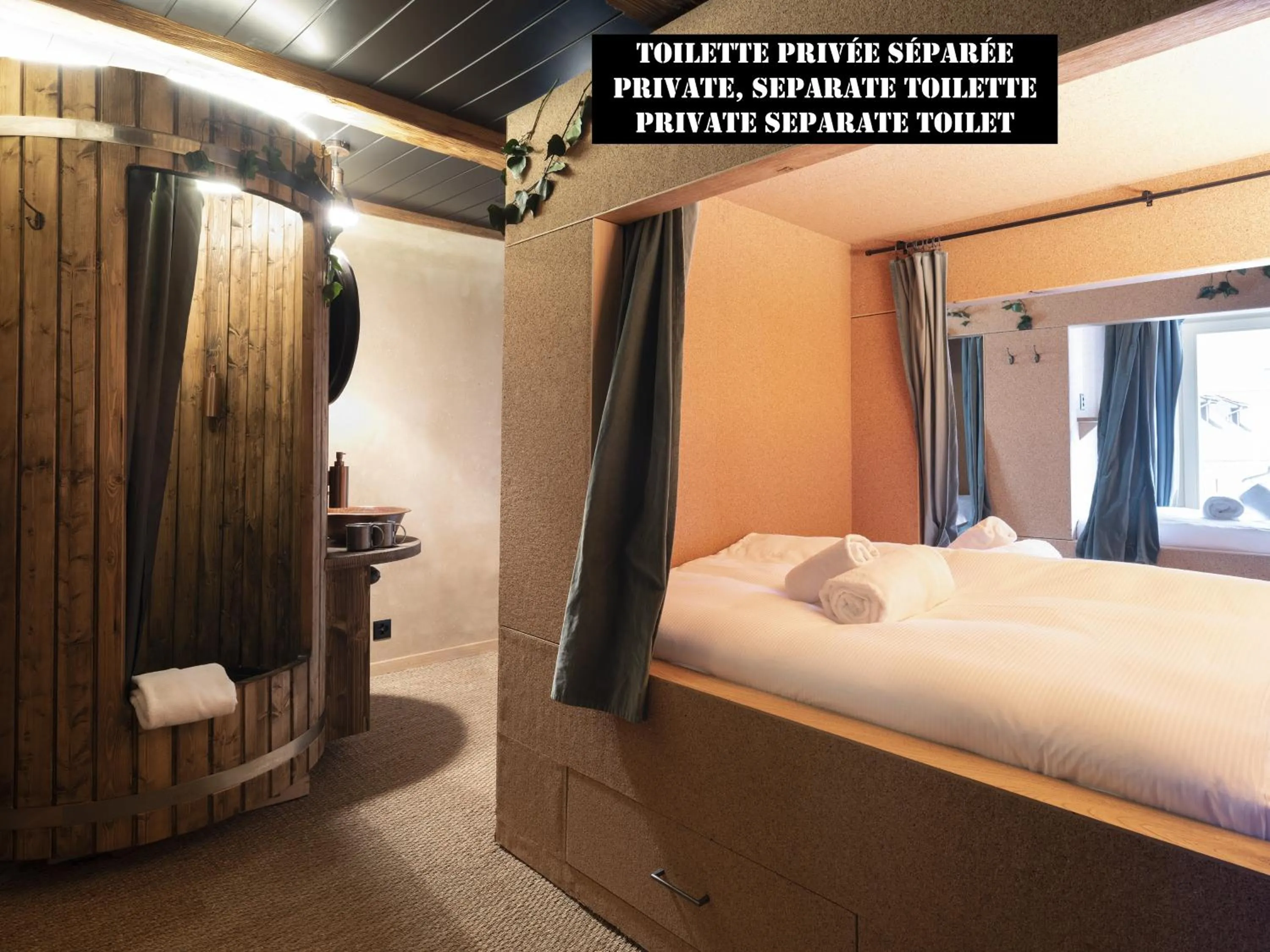Shower, Bed in Peanut Medieval Lodge