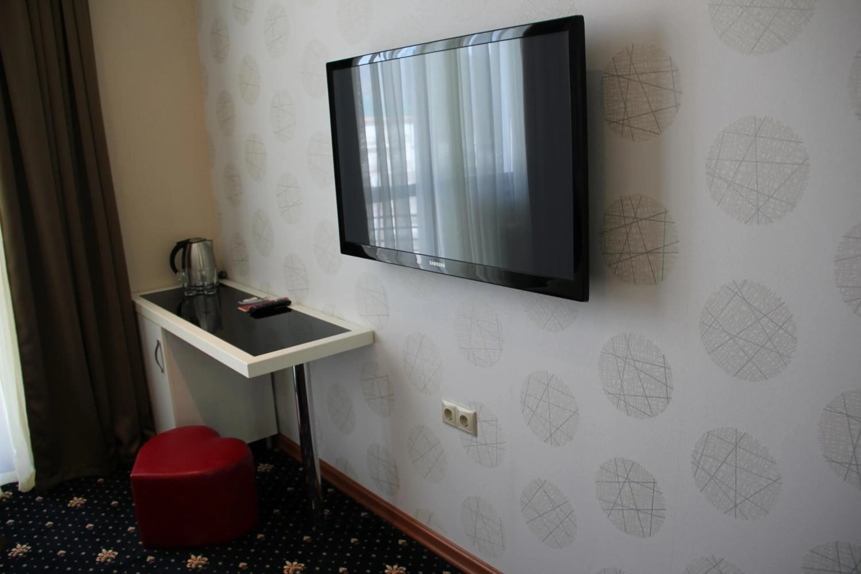 TV and multimedia in Hotel Villa Palace