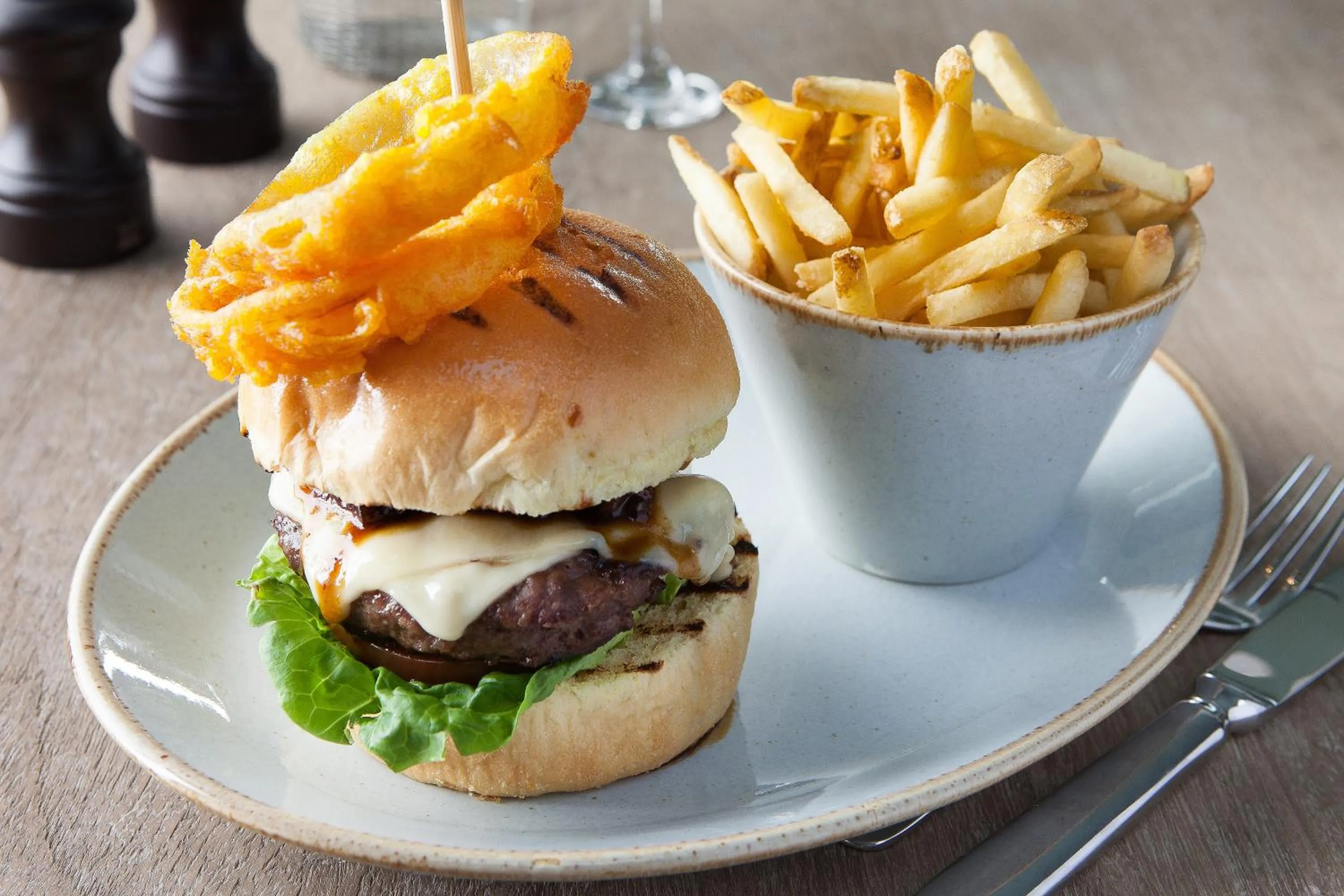 Food and drinks in The Sheep on Sheep Street Hotel