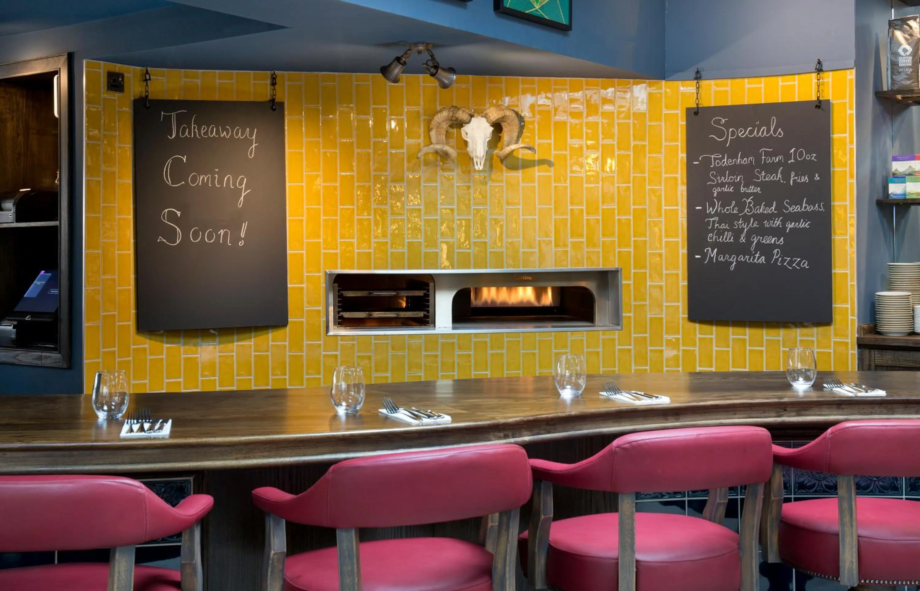 Lounge or bar in The Sheep on Sheep Street Hotel