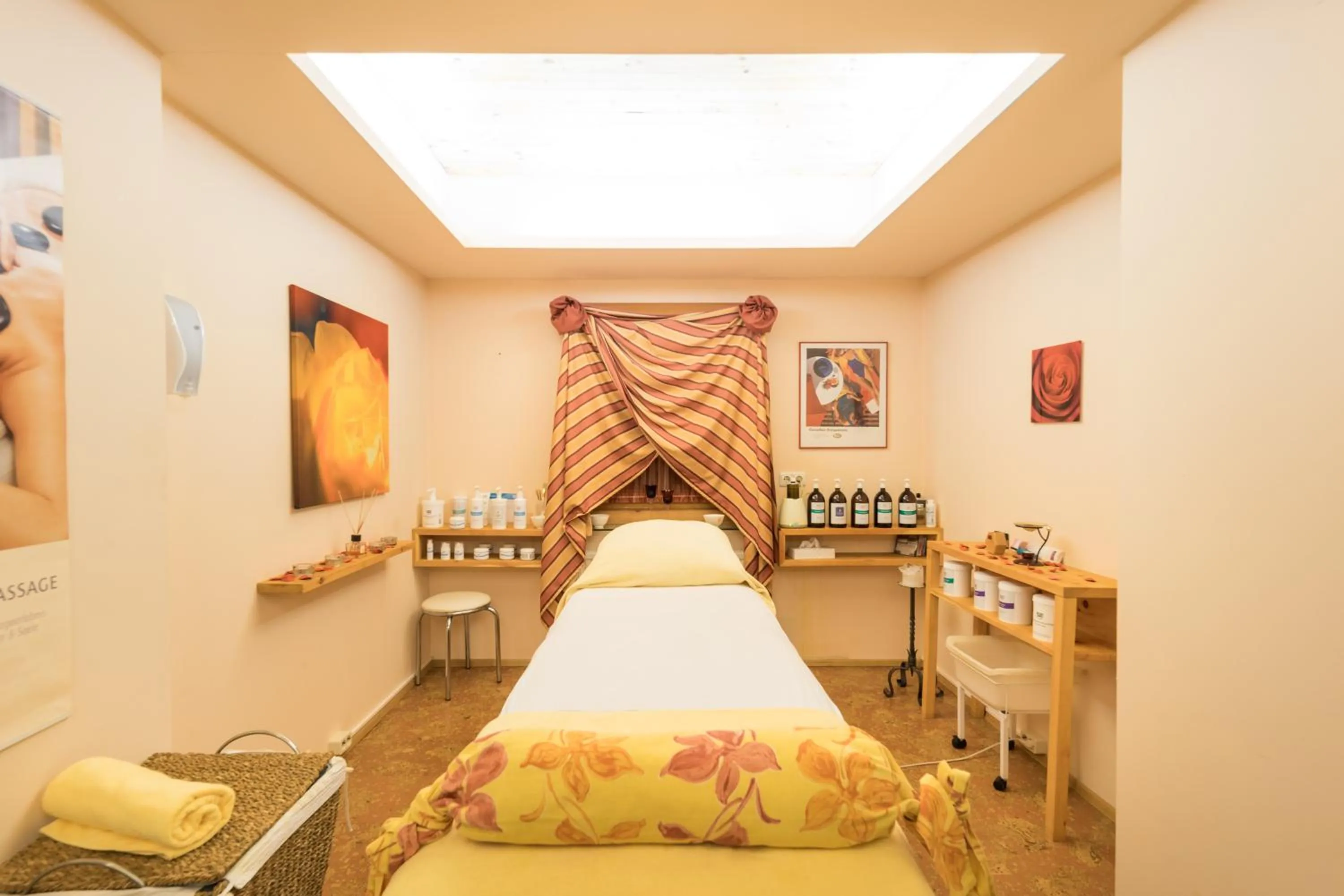 Activities, Bed in Hotel Krimmlerfälle