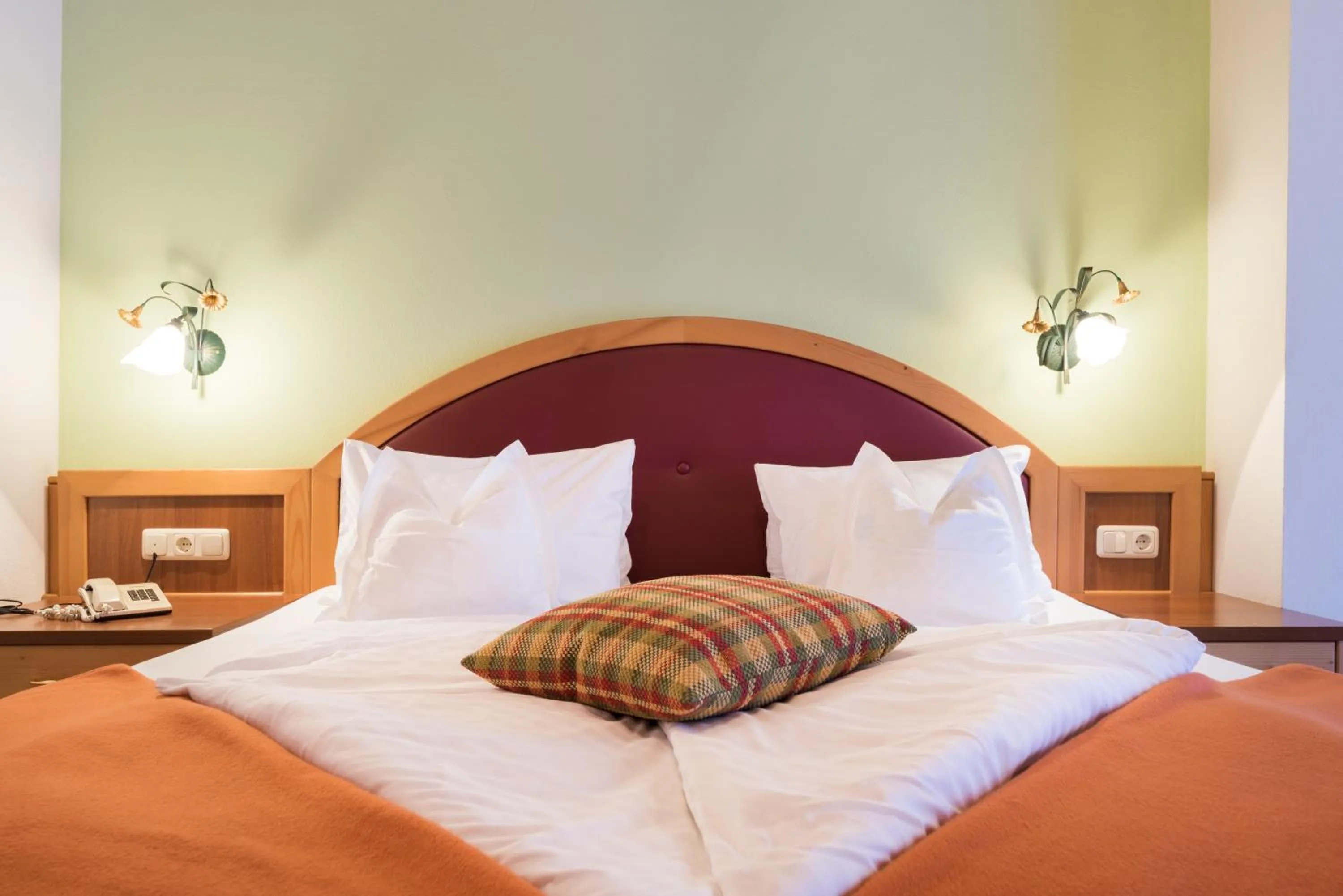 Photo of the whole room, Bed in Hotel Krimmlerfälle