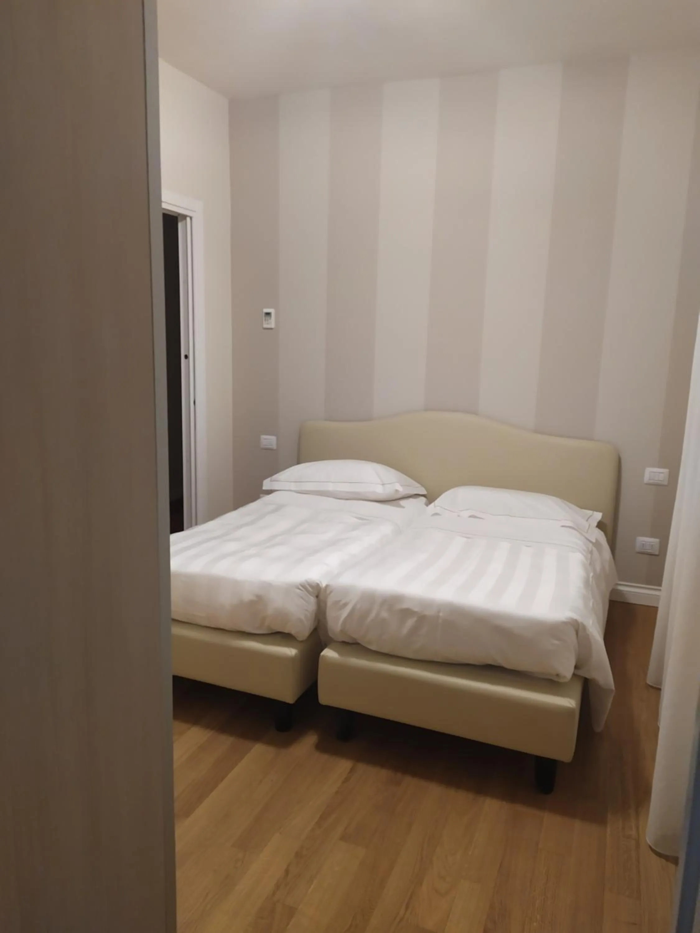 Bedroom, Bed in Diana Grand Hotel