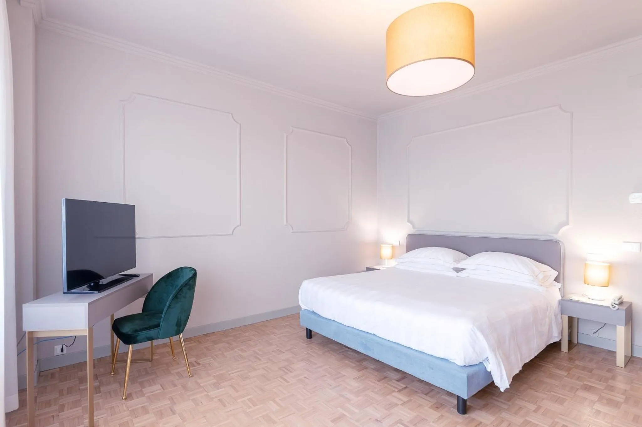 Photo of the whole room, Bed in Diana Grand Hotel