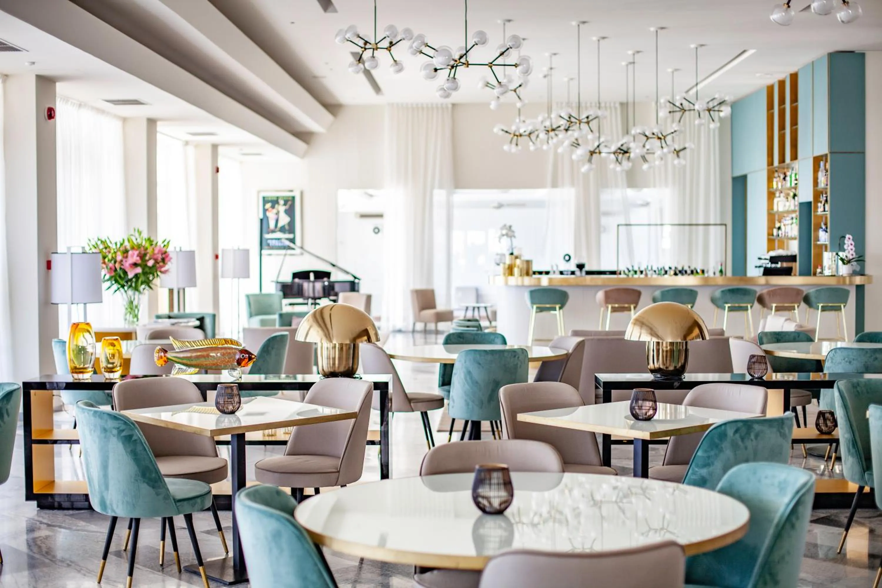 Restaurant/places to eat in Diana Grand Hotel