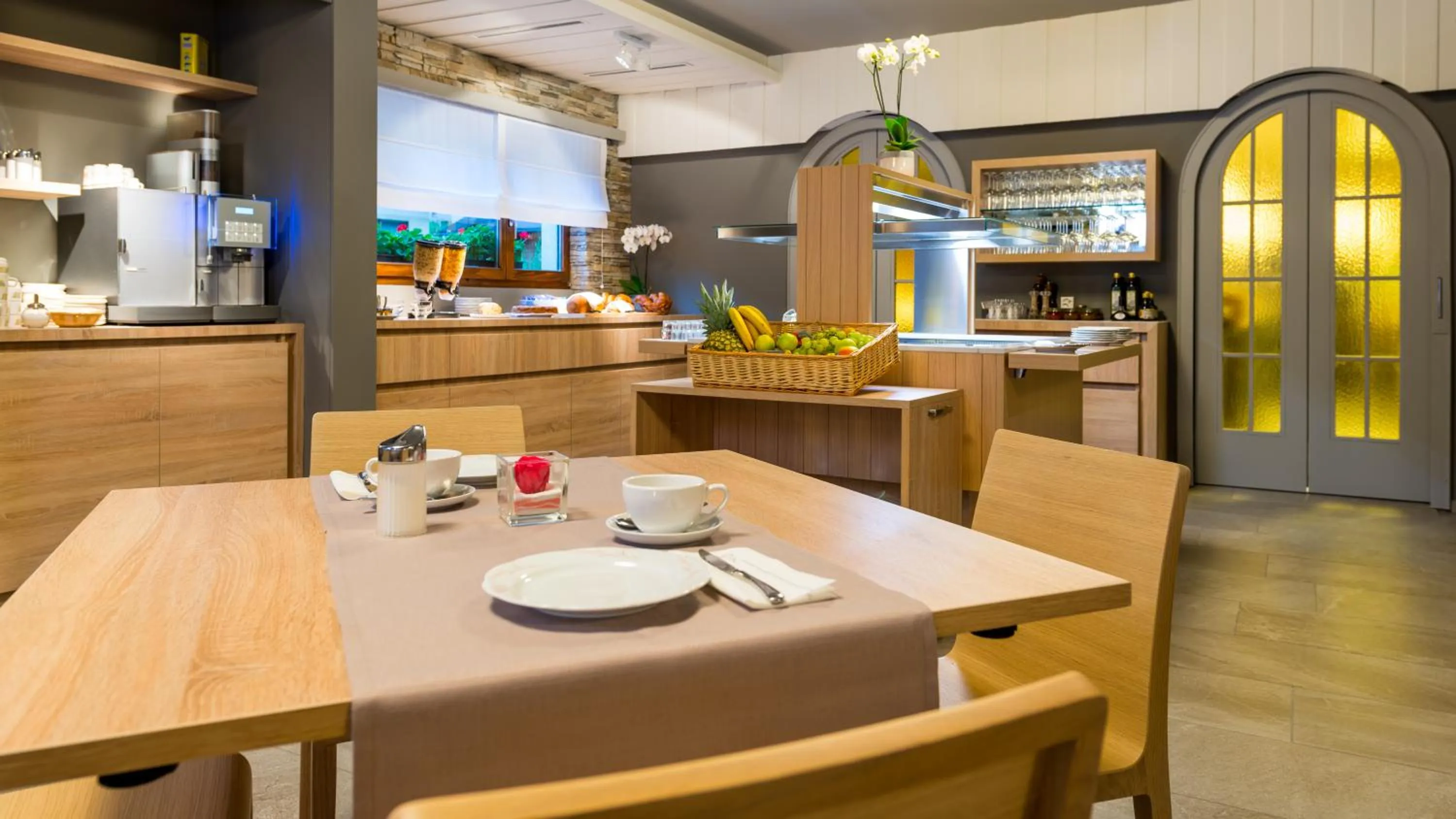 Restaurant/places to eat in Hotel-Restaurant Ackersand