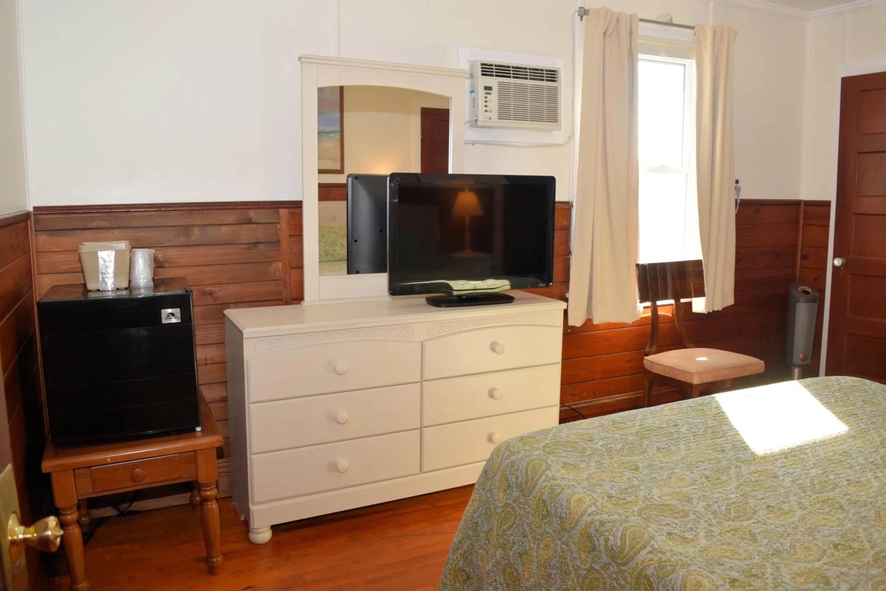 Bed in Blackbeard's Lodge