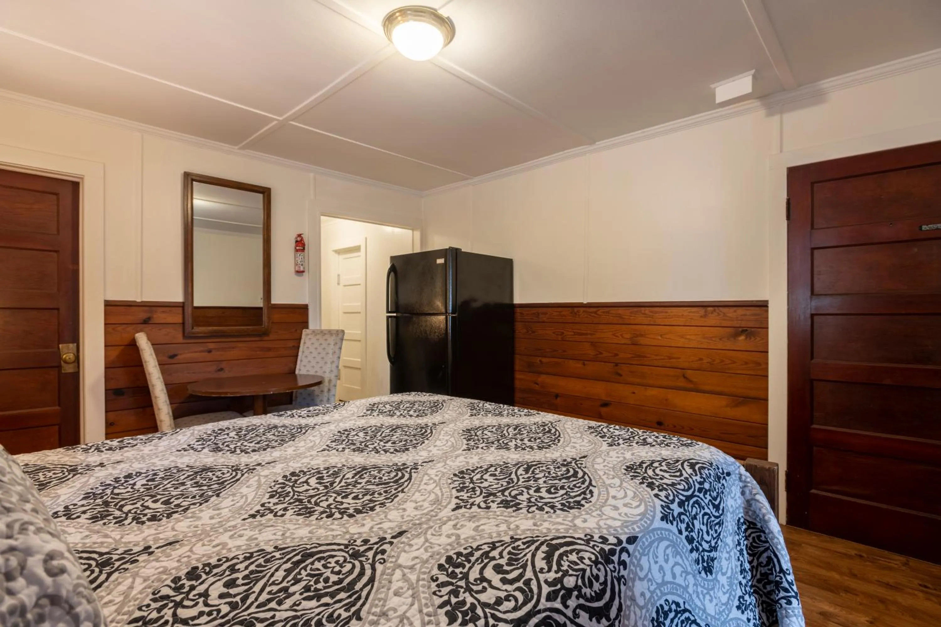 Bed in Blackbeard's Lodge