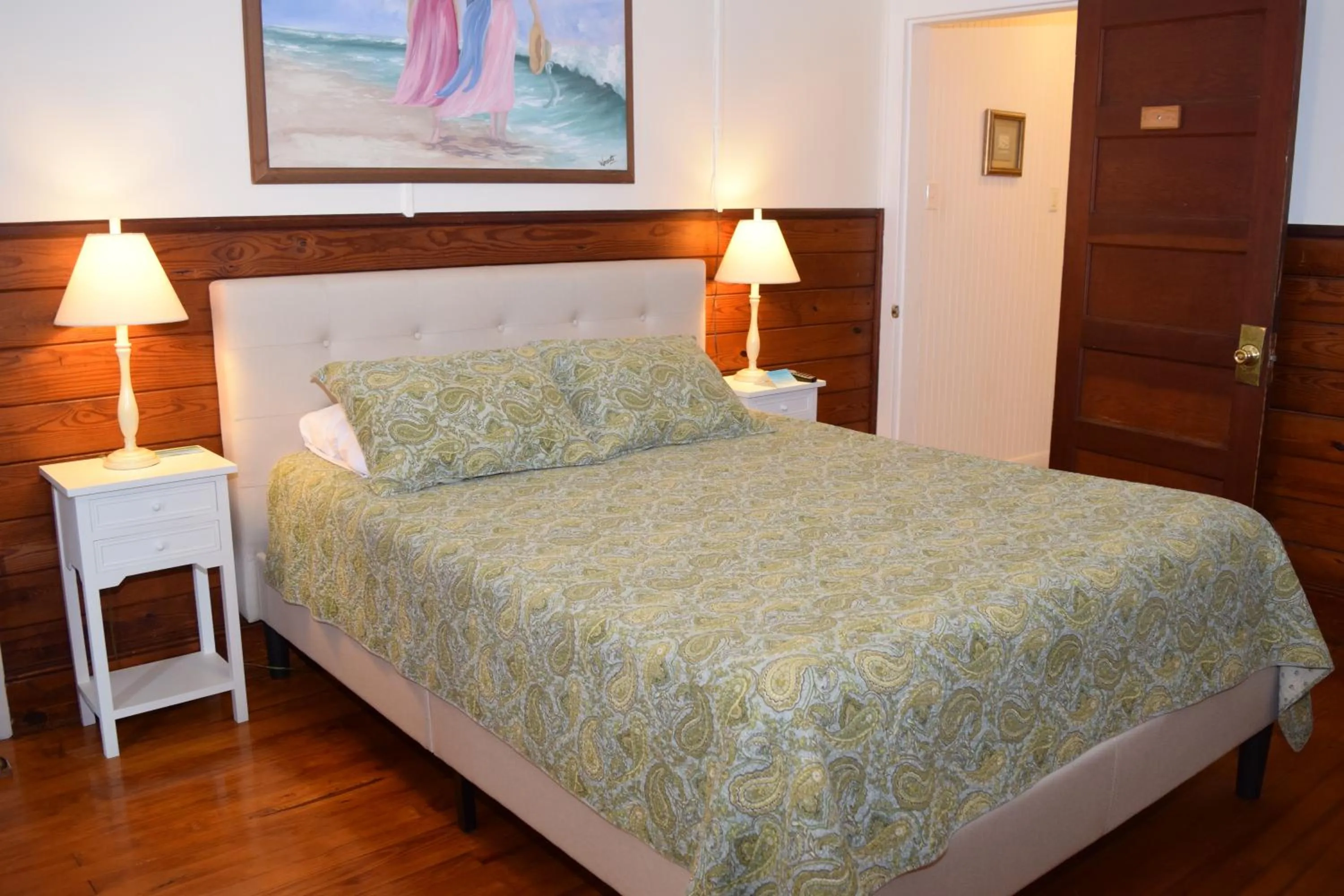 Bed in Blackbeard's Lodge