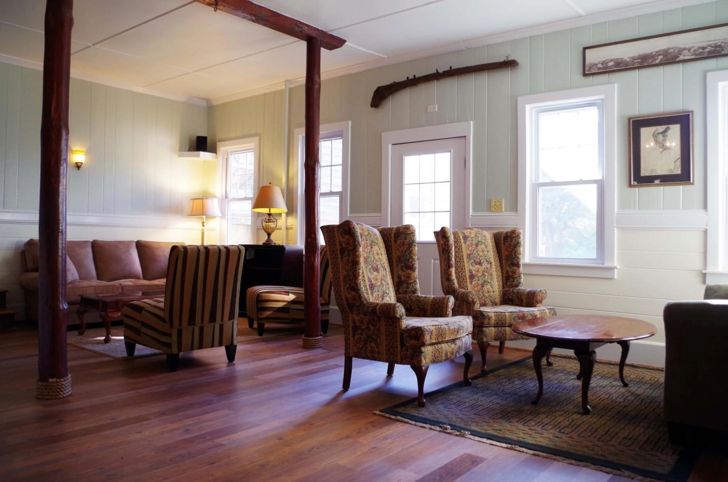 Lobby or reception in Blackbeard's Lodge