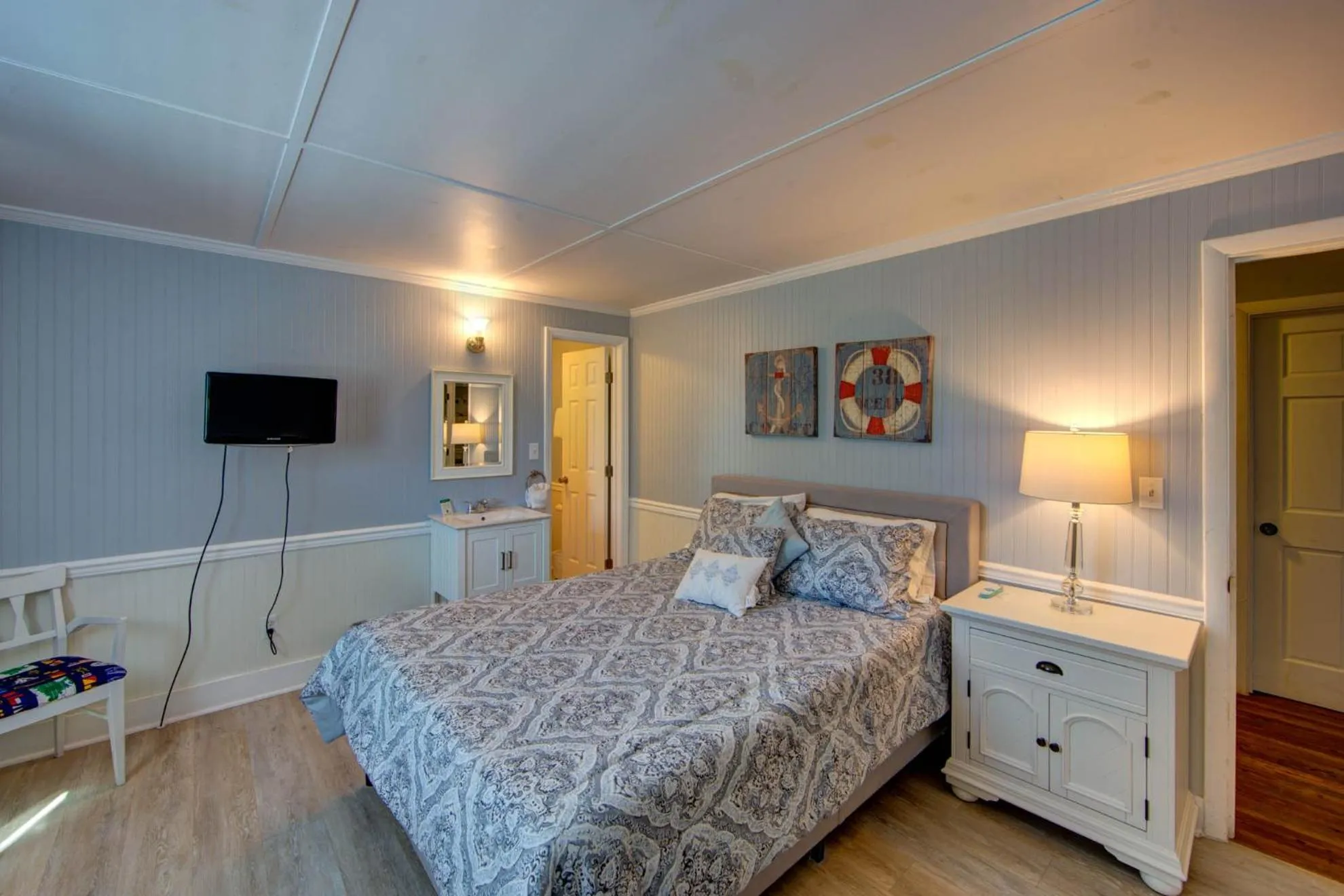 Bed in Blackbeard's Lodge