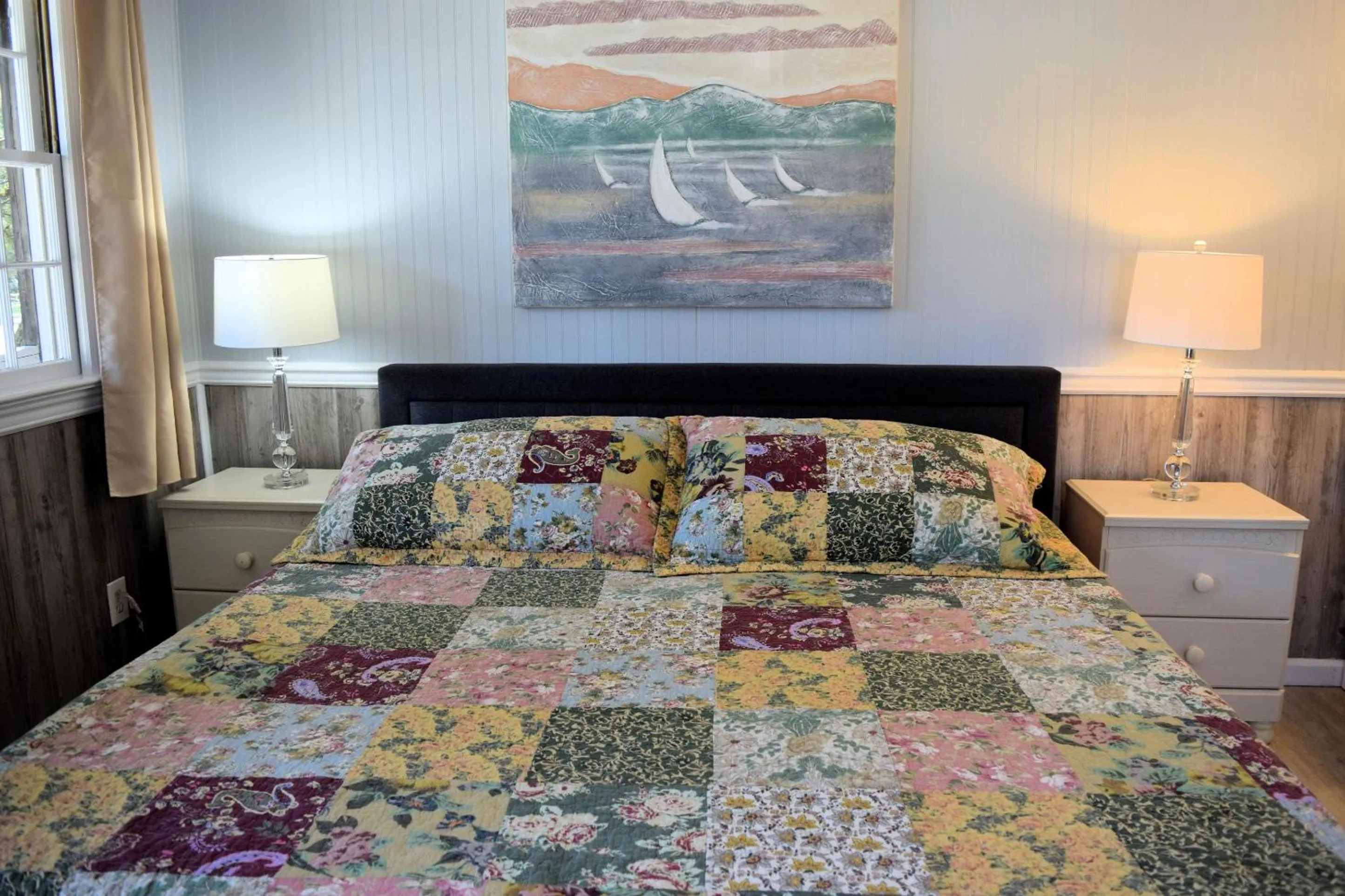 Decorative detail, Bed in Blackbeard's Lodge