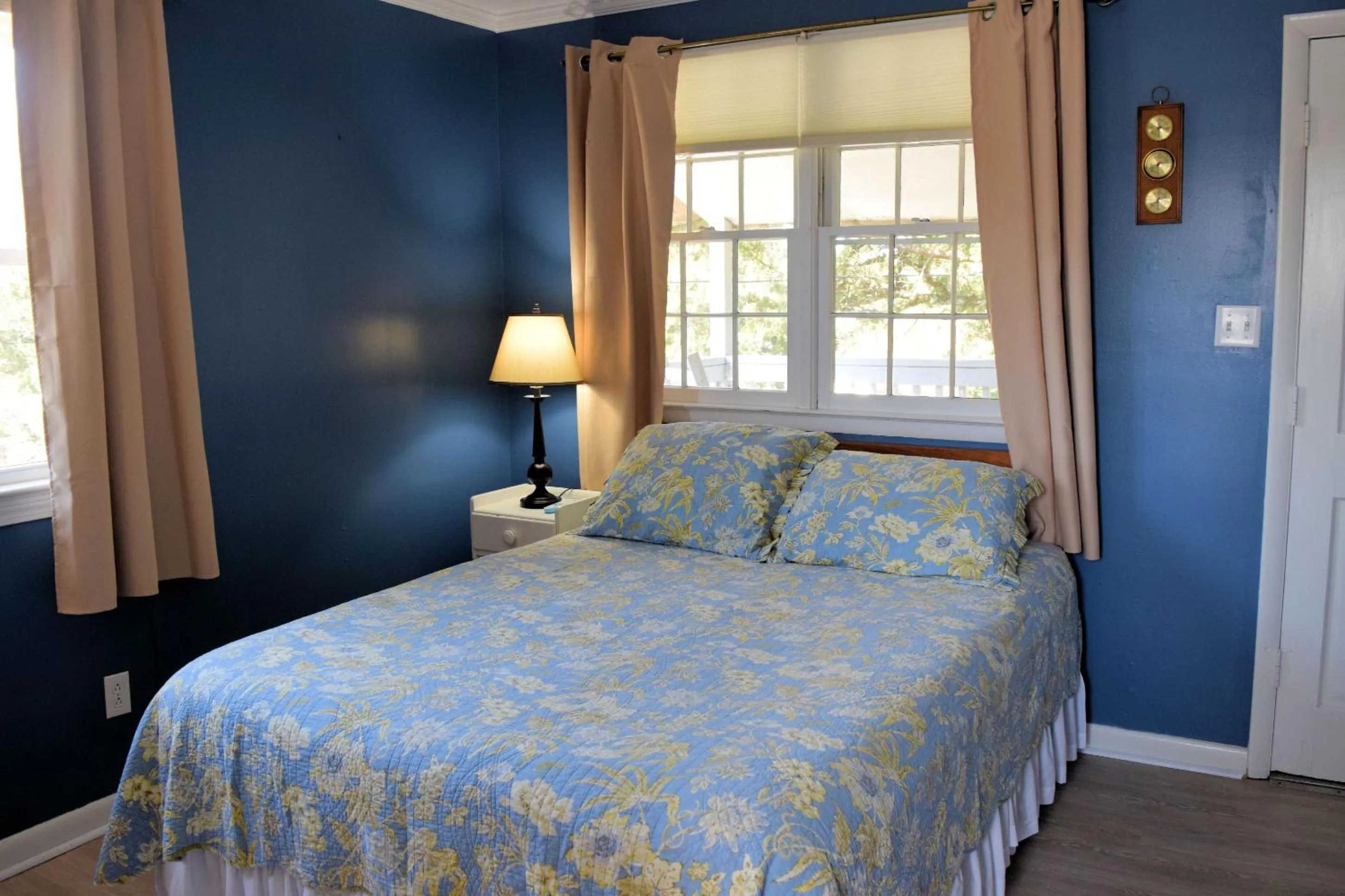 Bed in Blackbeard's Lodge