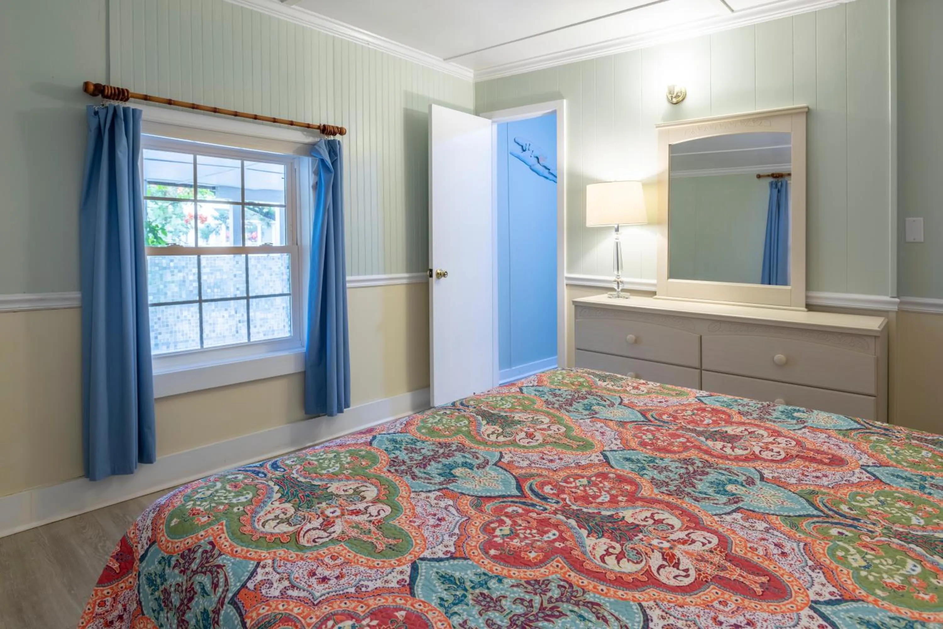 Bed in Blackbeard's Lodge