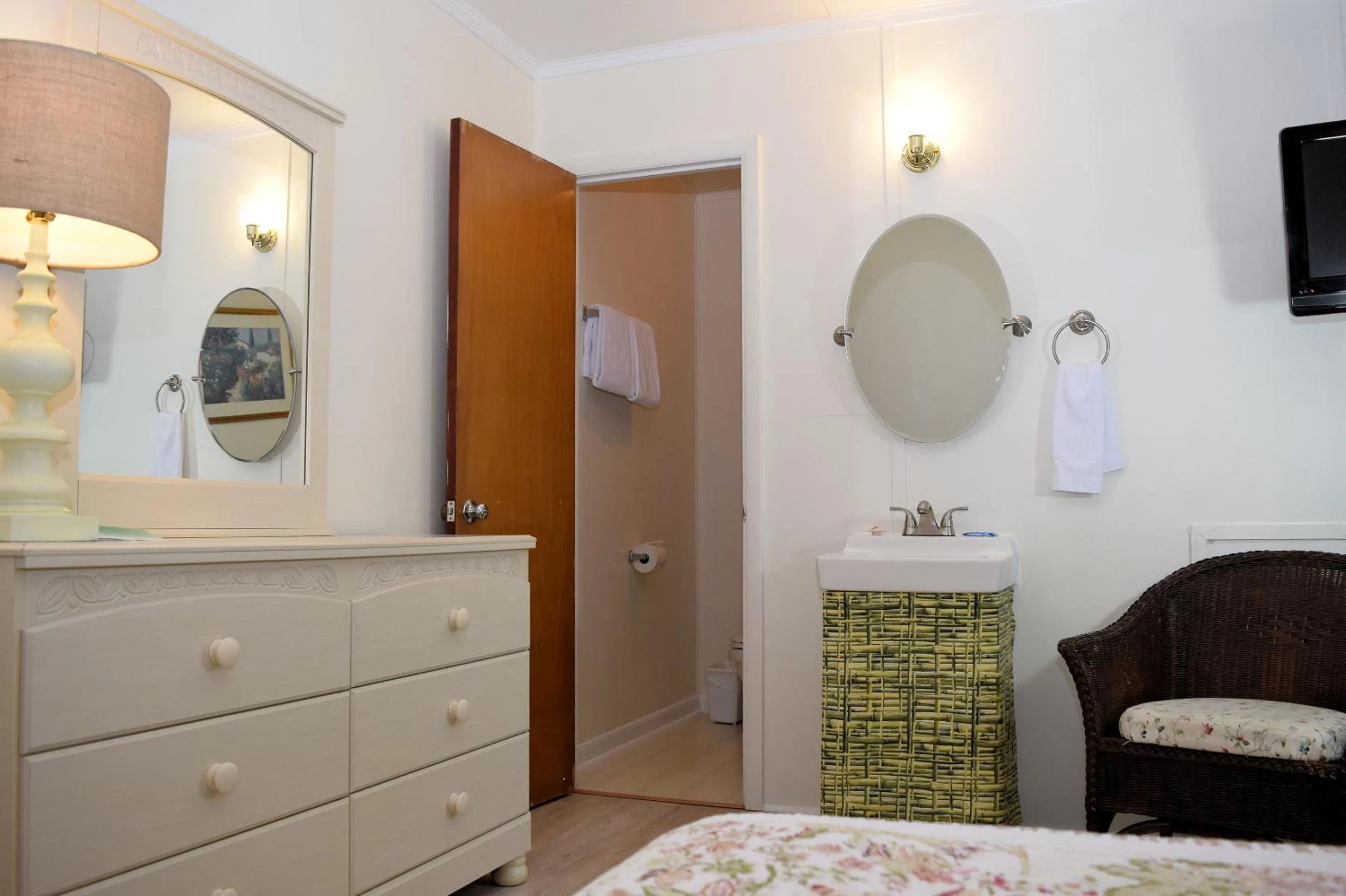 Bed in Blackbeard's Lodge