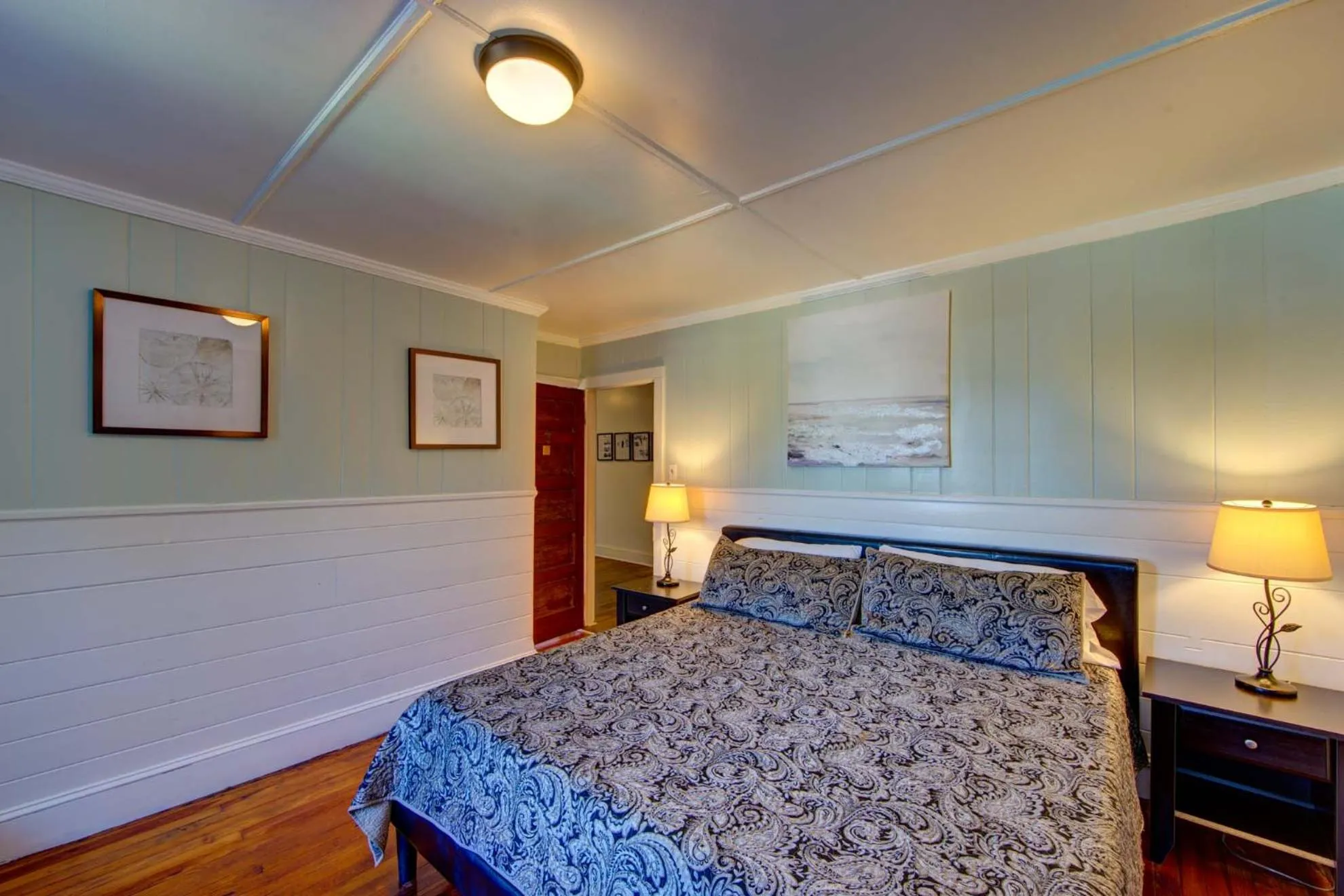 Bed in Blackbeard's Lodge