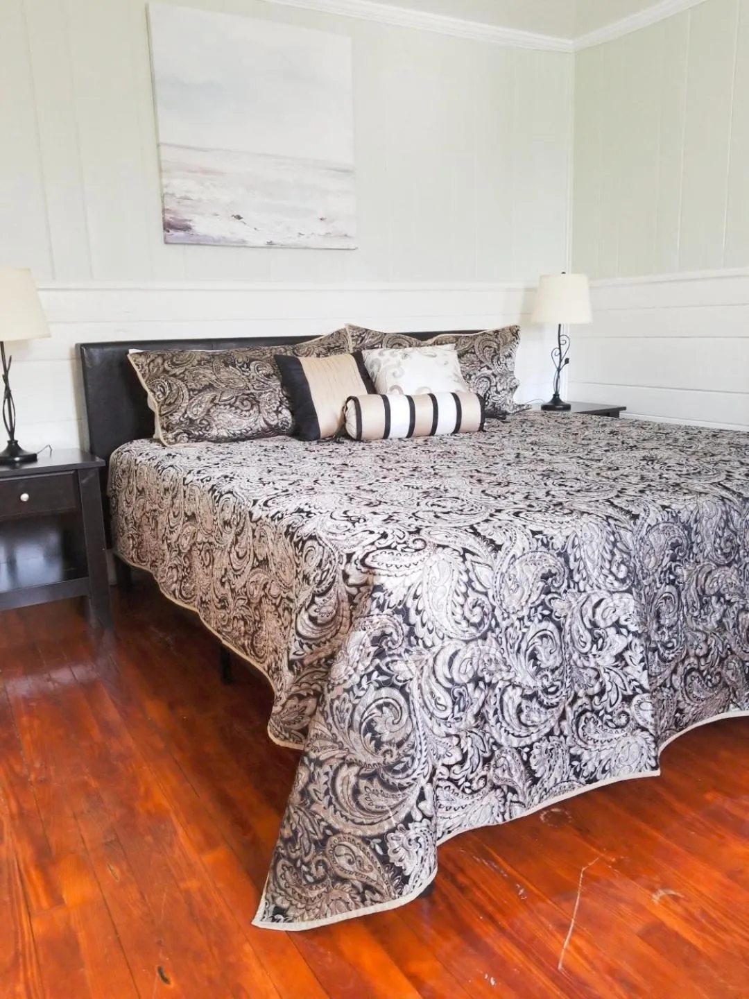 Bed in Blackbeard's Lodge