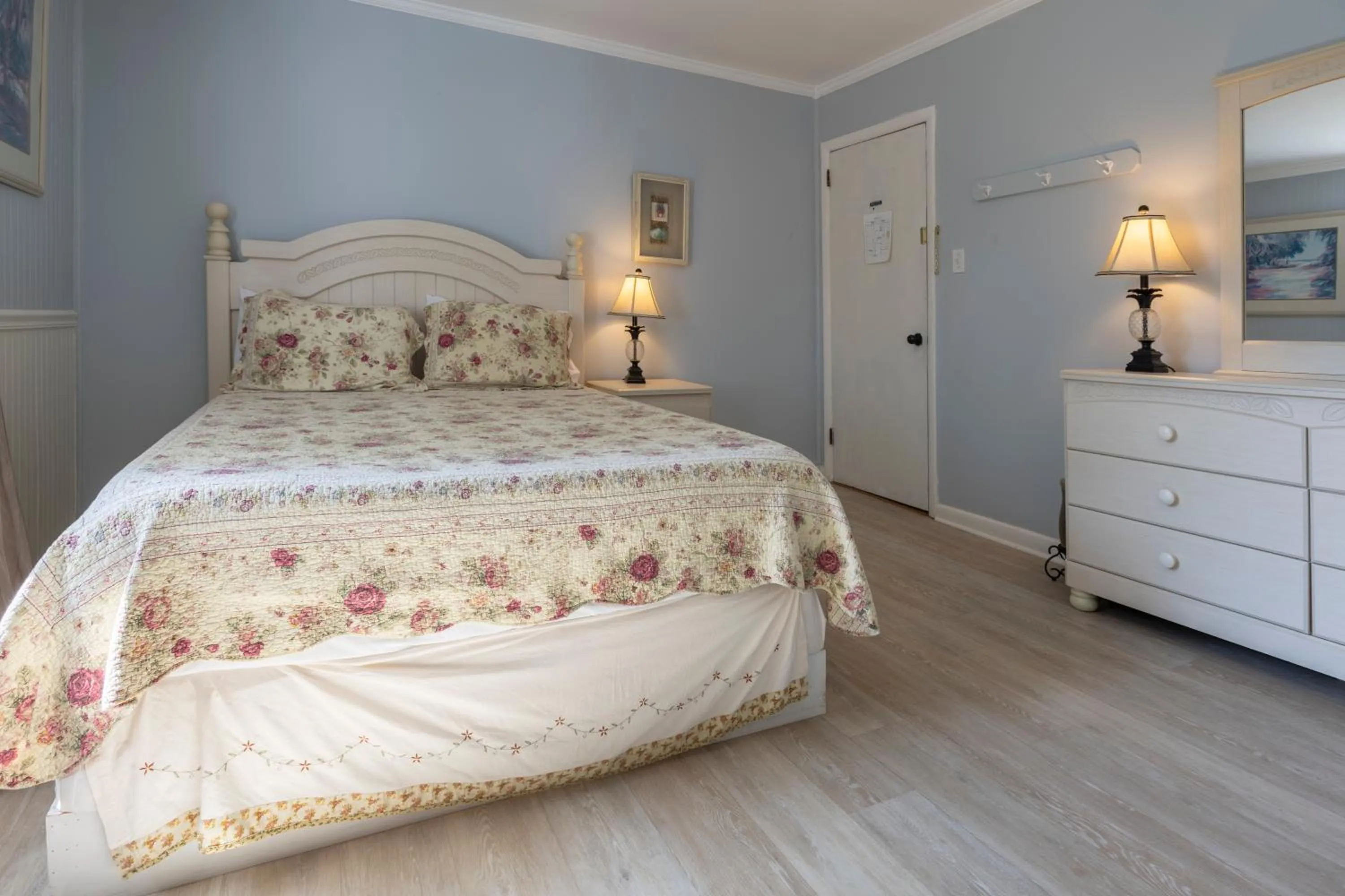 Bed in Blackbeard's Lodge