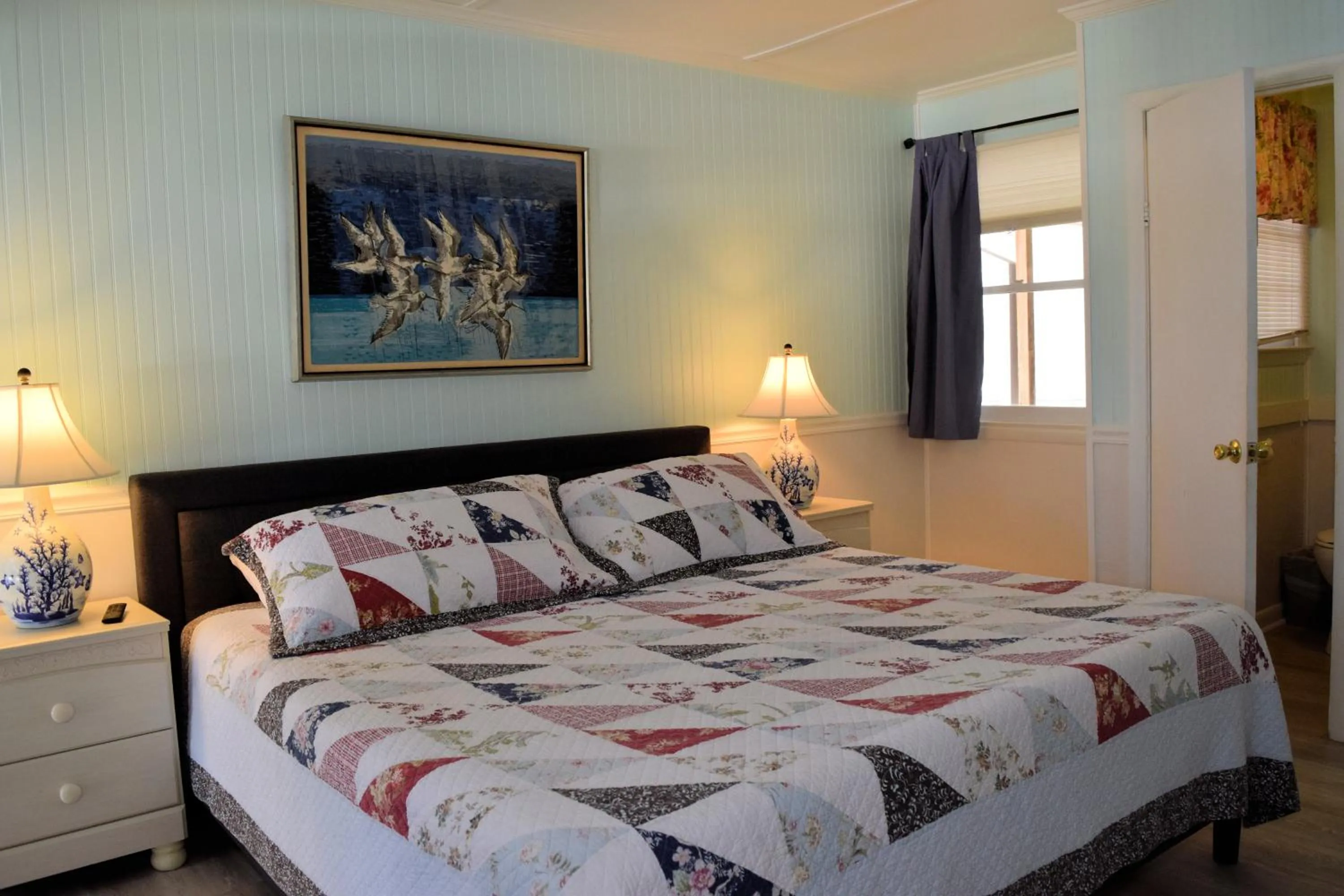 Bed in Blackbeard's Lodge