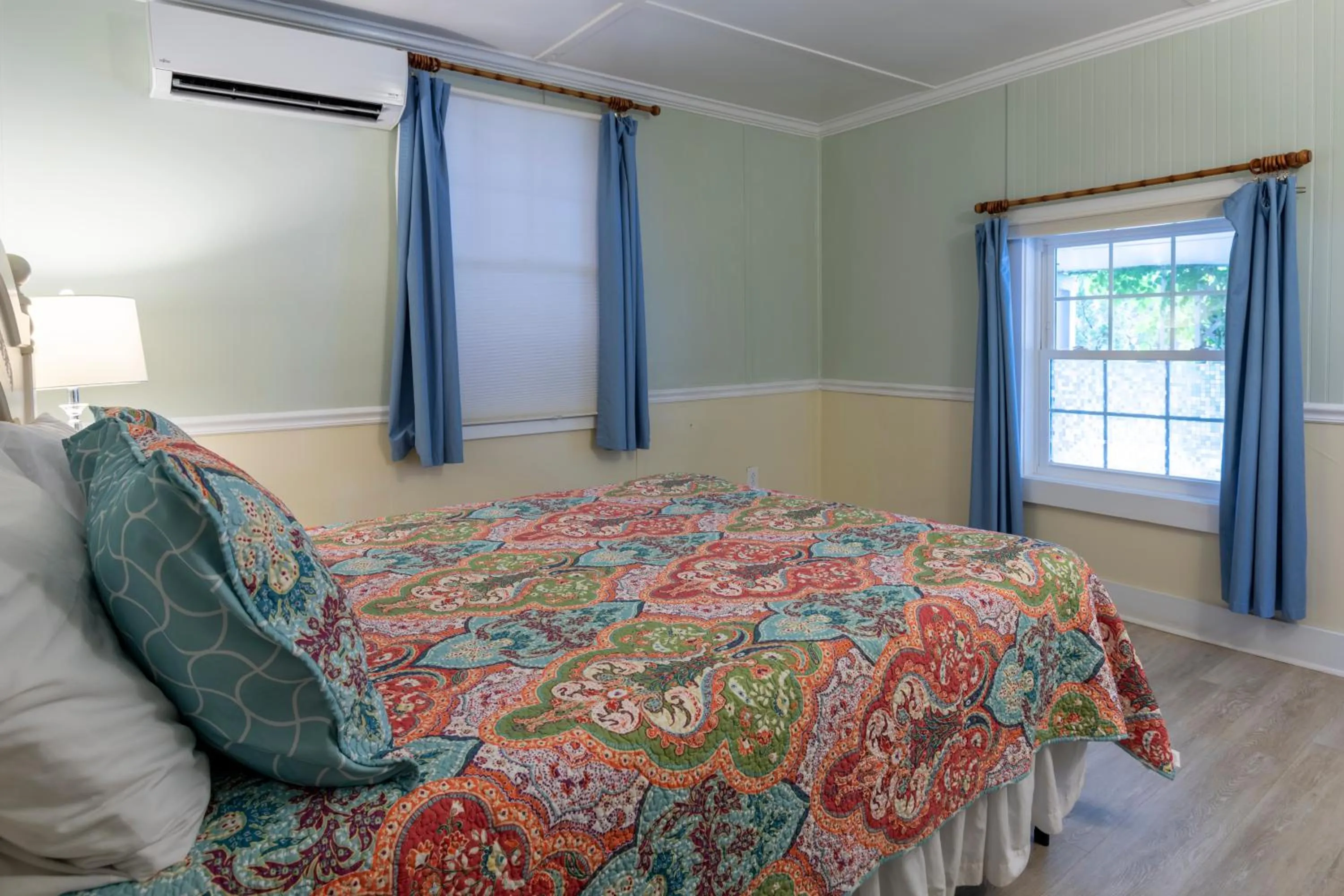 Bed in Blackbeard's Lodge